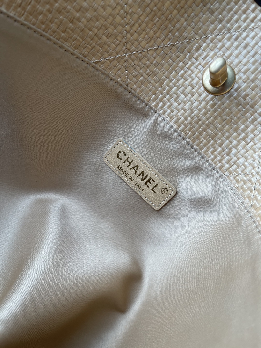 25C Beige Woven Straw Large Tote Handbag with Black Calfskin Trim and Gold-Tone Hardware - Mocuir