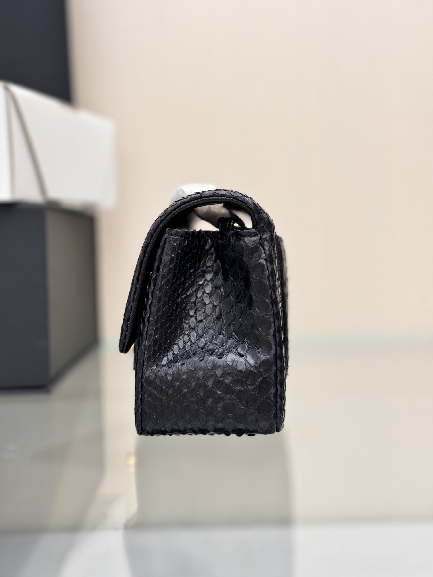 Classic Flap Python Bag（Black python skin） - Mocuir