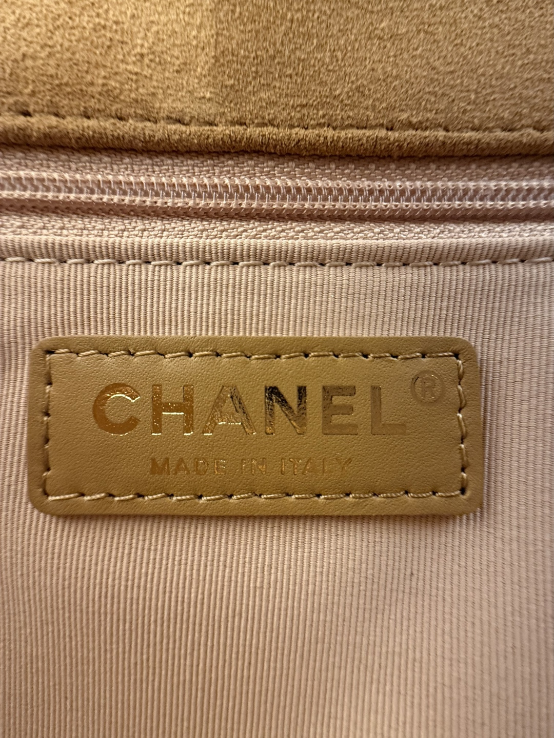 suede quilted Hobo bag from the 26C Cruise collection（Ginger Yellow） - Mocuir