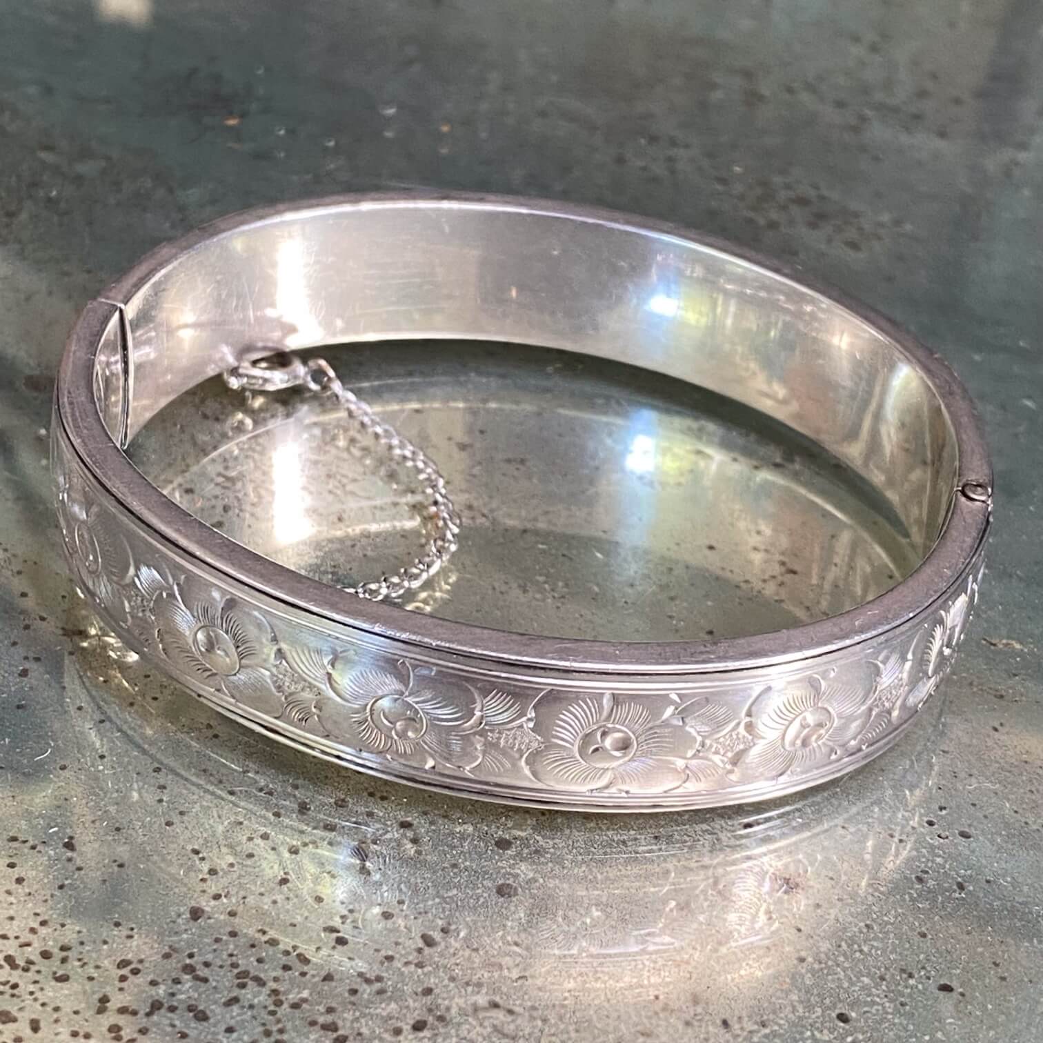 Vintage Etched Floral Sterling Silver Hinged Bangle Bracelet