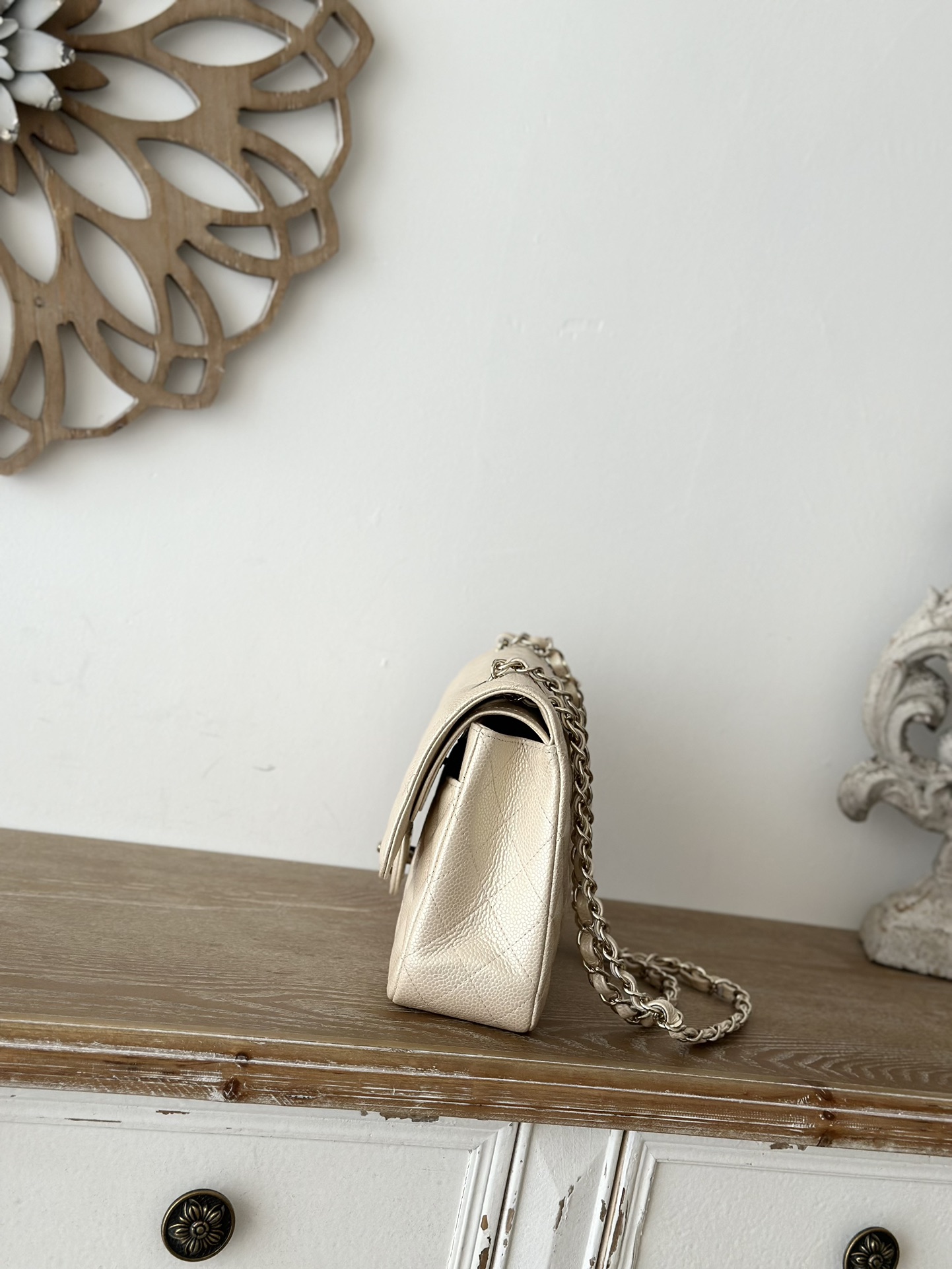 Classic Flap Medium Bag in Beige Caviar Leather with Light Gold Hardware (Model A01112) - Mocuir