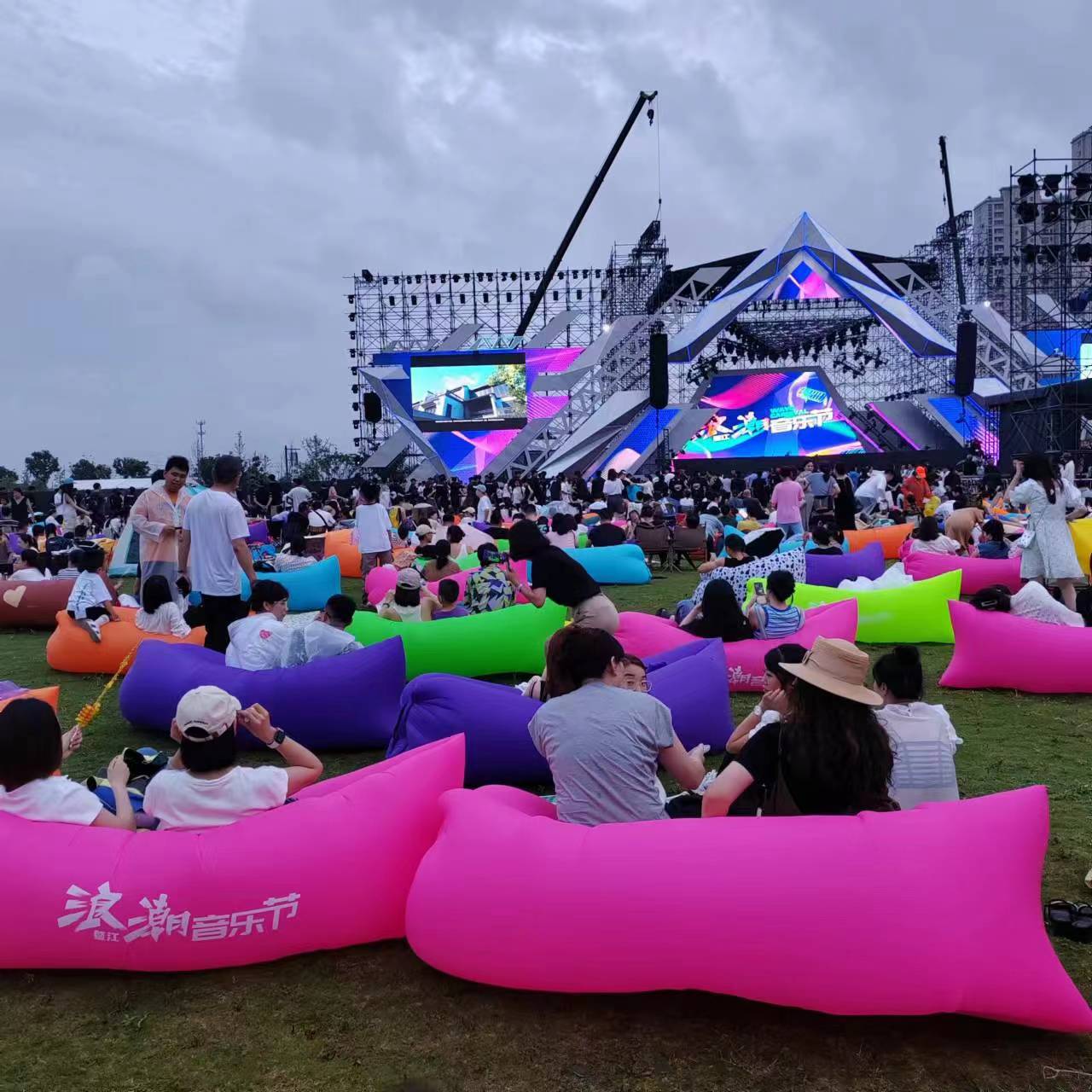 outdoor convenient lazy inflatable sofa mattress music festival outdoor camping inflatable cushion air sofa sleeping bag