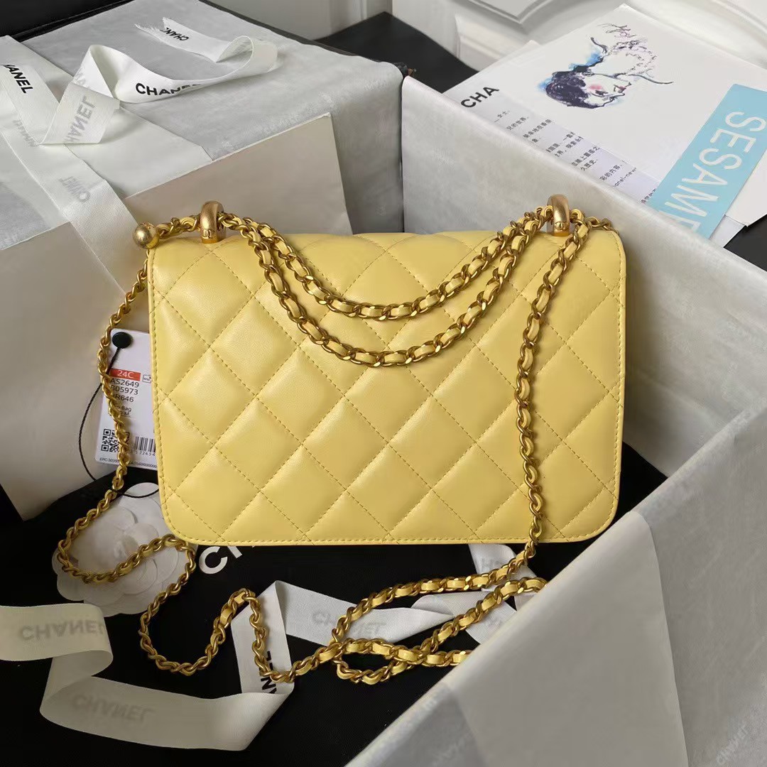 AS2649 Chain Bag With Gold Charm Small Vintage Calfskin Bag Yellow