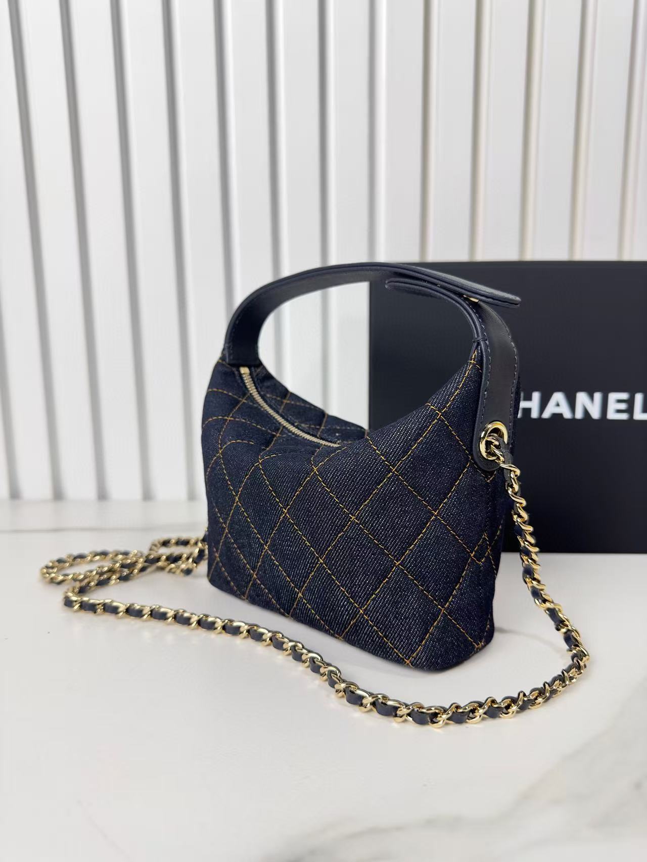 Quilted Denim Hobo Bag (AS4321) in Dark Blue Denim with Gold-Tone Hardware, 25S Spring-Summer Collection - Mocuir
