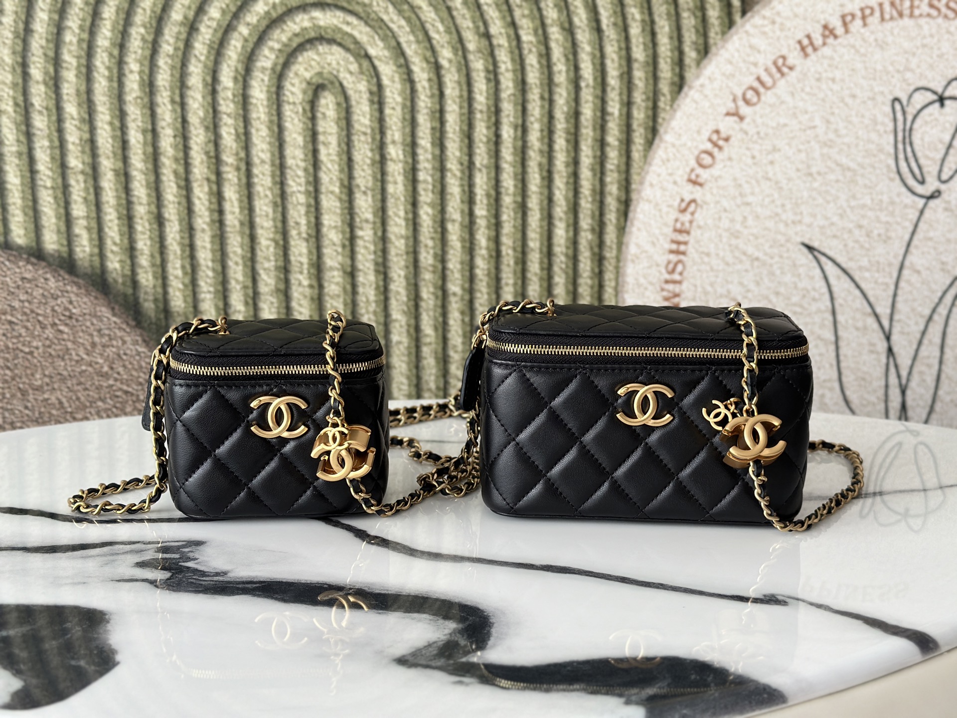 Mini Vanity Case with CC Charms - Mocuir