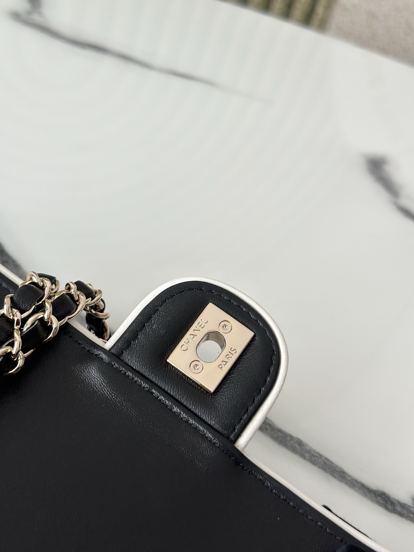 Medium Classic Flap Bag with White Trim in Black Lambskin with Gold-Tone Hardware - Mocuir