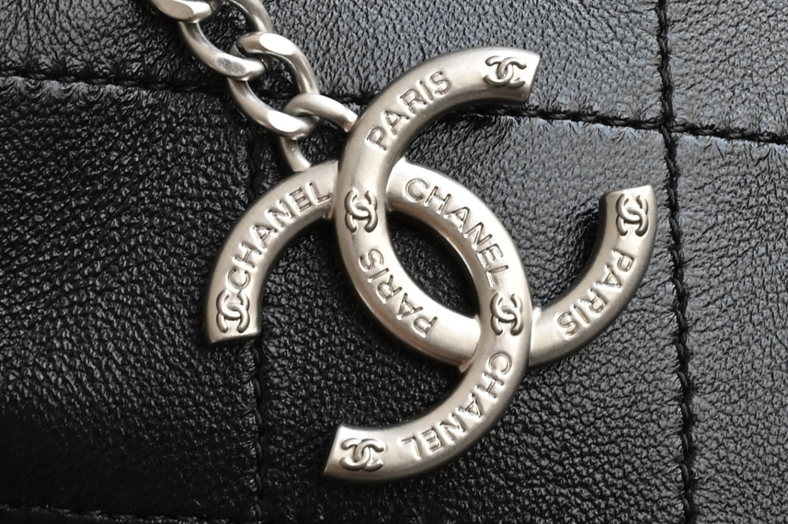 25P Cruise Collection Quilted Shiny Lambskin Hobo Tote Bag with Silver Studs & Chain (AS5406) - Mocuir