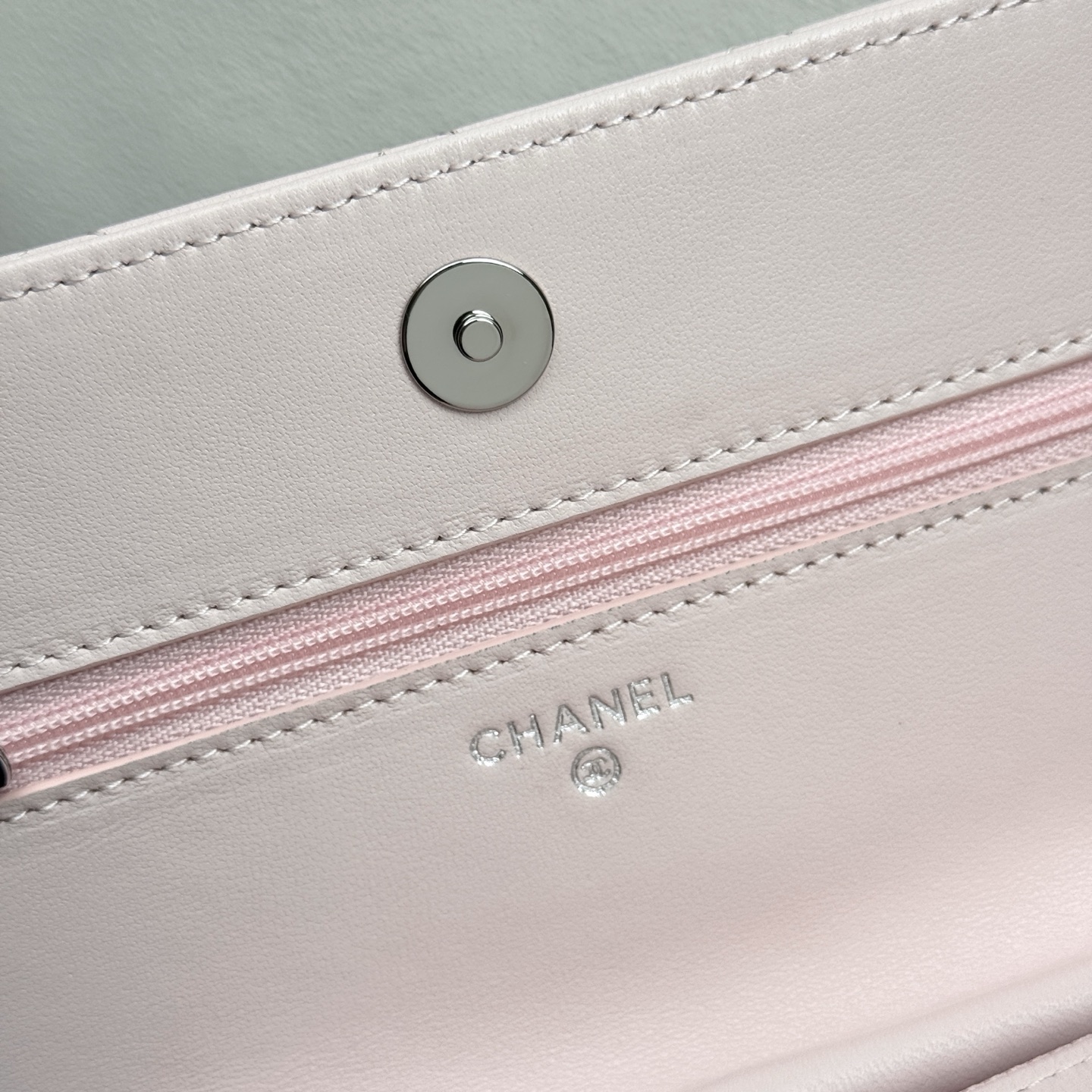 Classic Wallet on Chain（Light Pink） - Mocuir