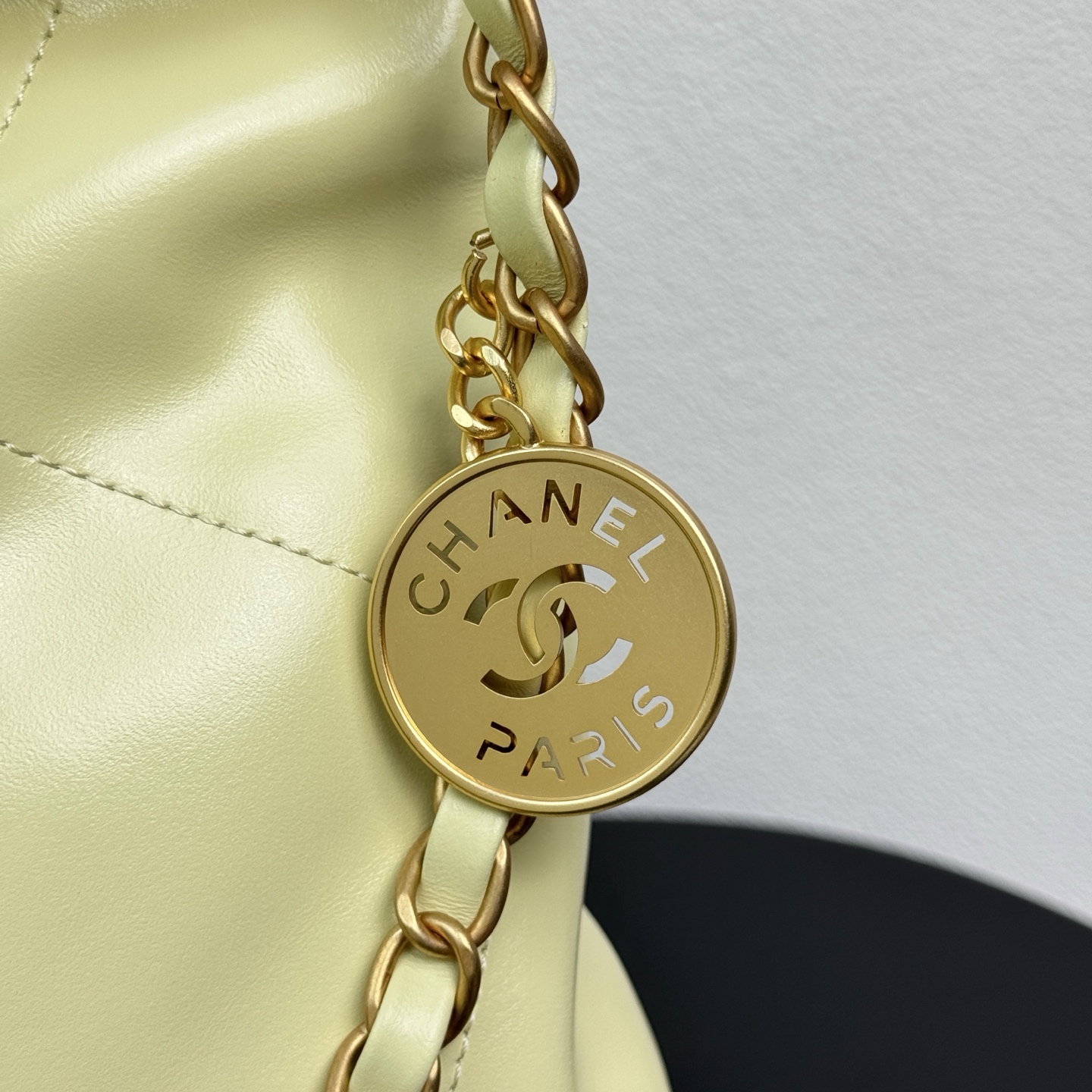 22 Bag Quilted Shiny Calfskin in Light Yellow (Gold Hardware) - Mocuir