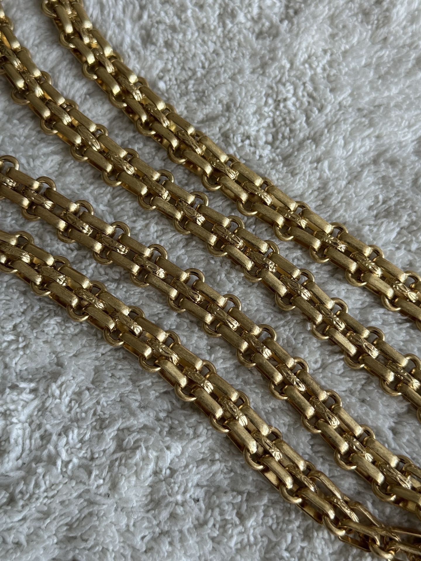 2.55 Reissue 227 Jumbo Flap Bag in Black Aged Calfskin with Chevron Quilting and Gold-Tone Hardware - Mocuir