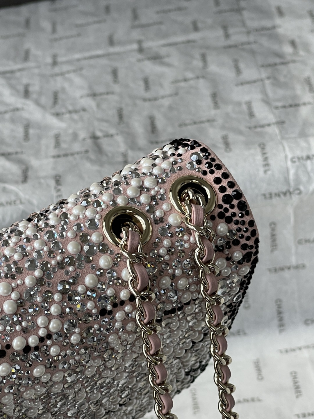 Classic Flap Handbag in Pink with Imitation Pearls, Strass & Gold-Tone Hardware - Mocuir