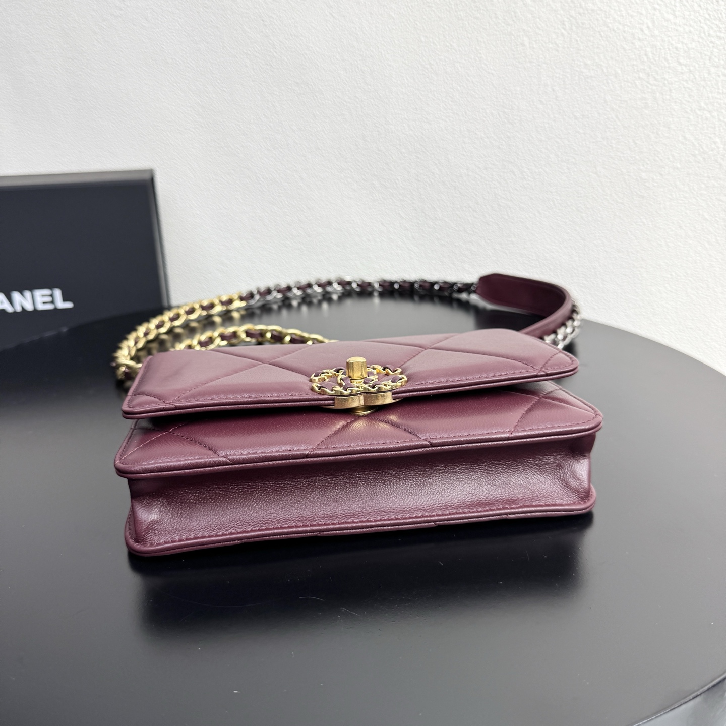 19 WOC Quilted Lambskin Shoulder Bag in Burgundy (Tri-Tone Hardware) - Mocuir