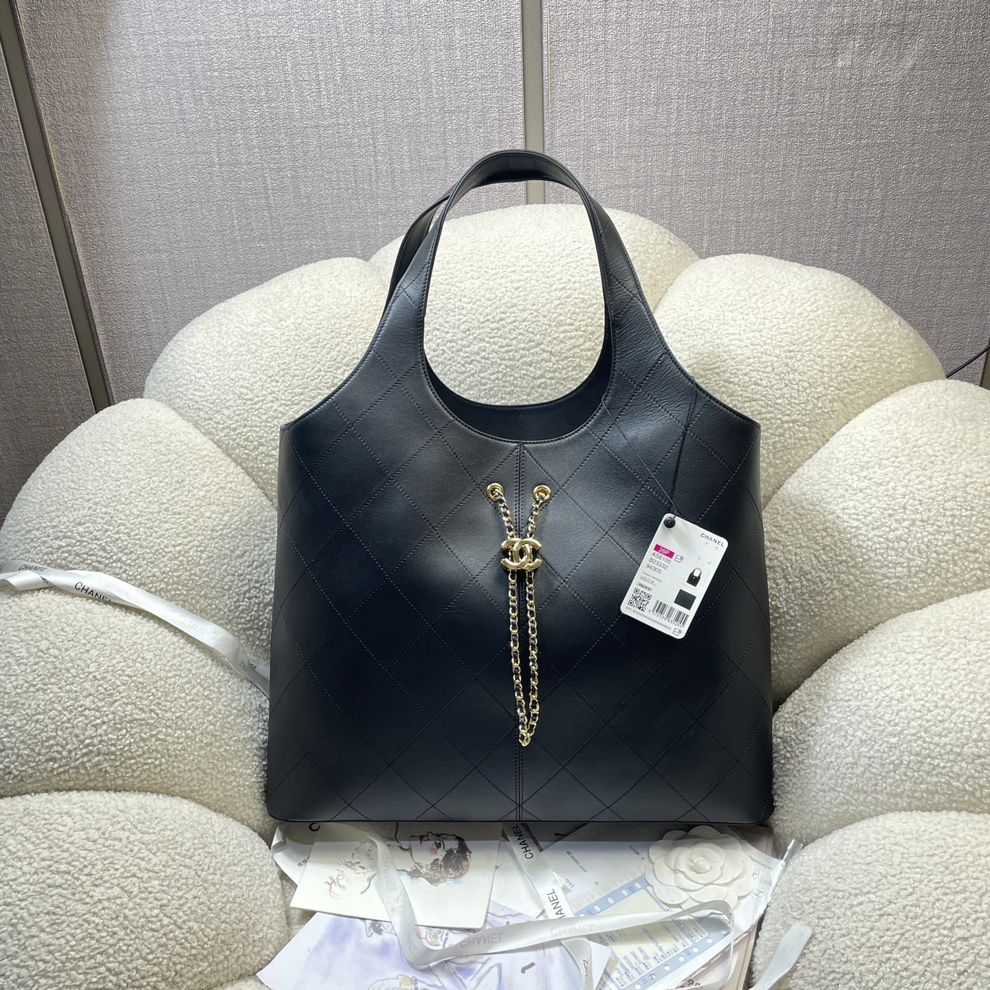 26P Cruise Quilted Lambskin Large Tote Handbag with Gold-Tone Hardware - Mocuir