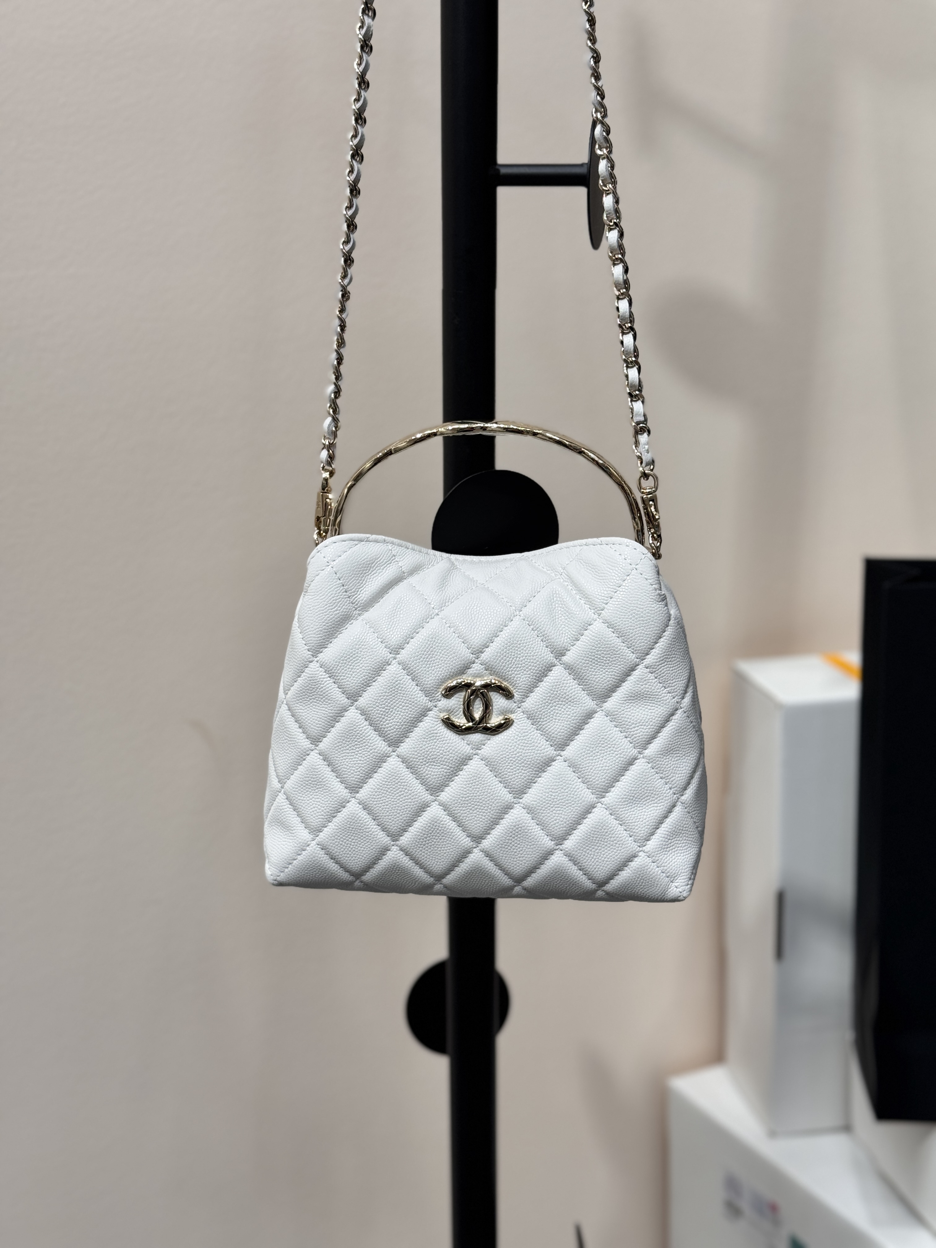 Metal Handle Bucket Bag（White） - Mocuir