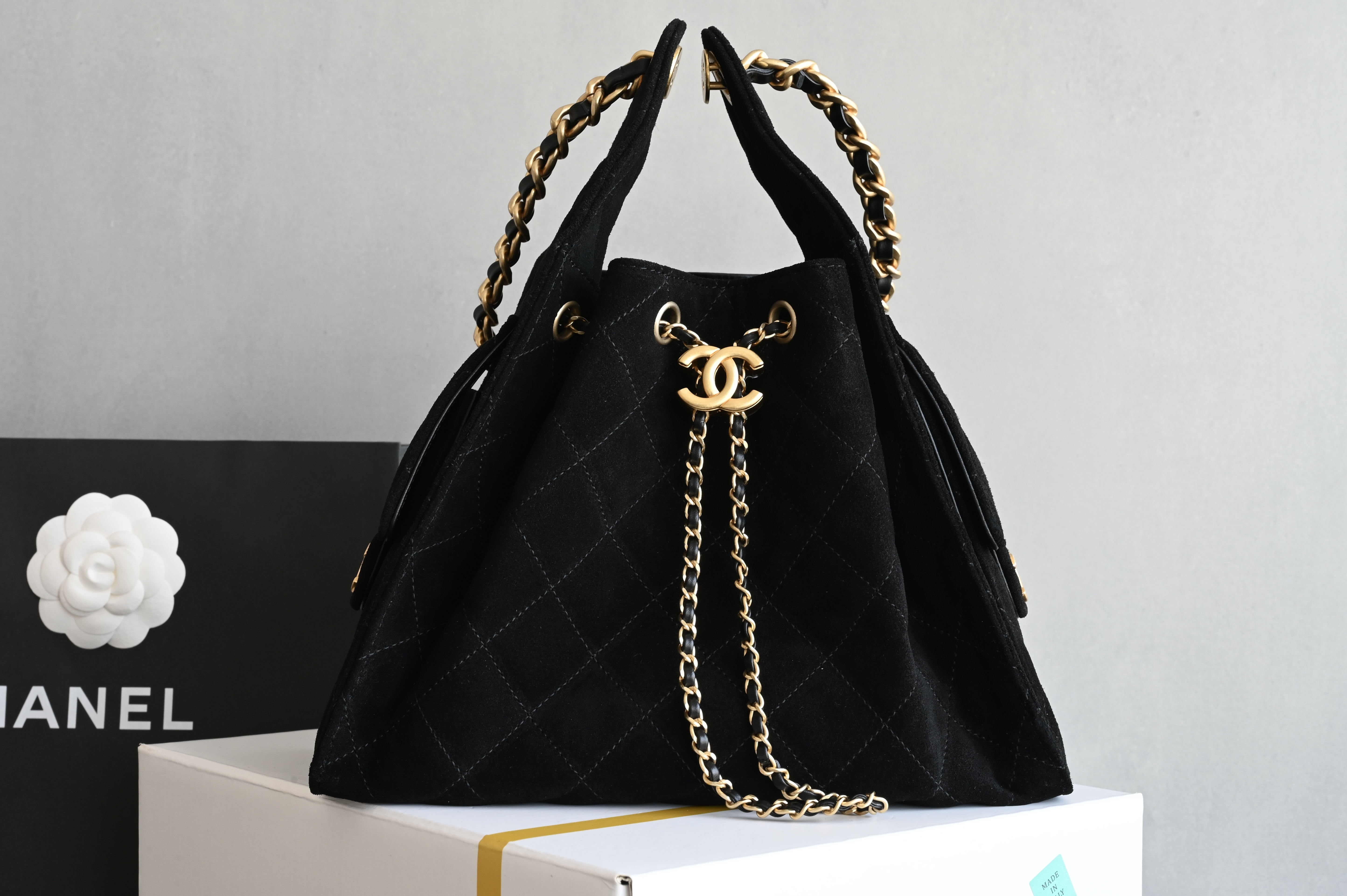 Chain Decor Hobo Bag（Black Suede） - Mocuir