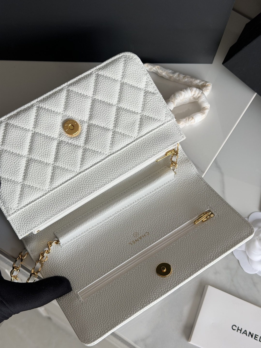 25C/26C Wallet On Chain（White） - Mocuir