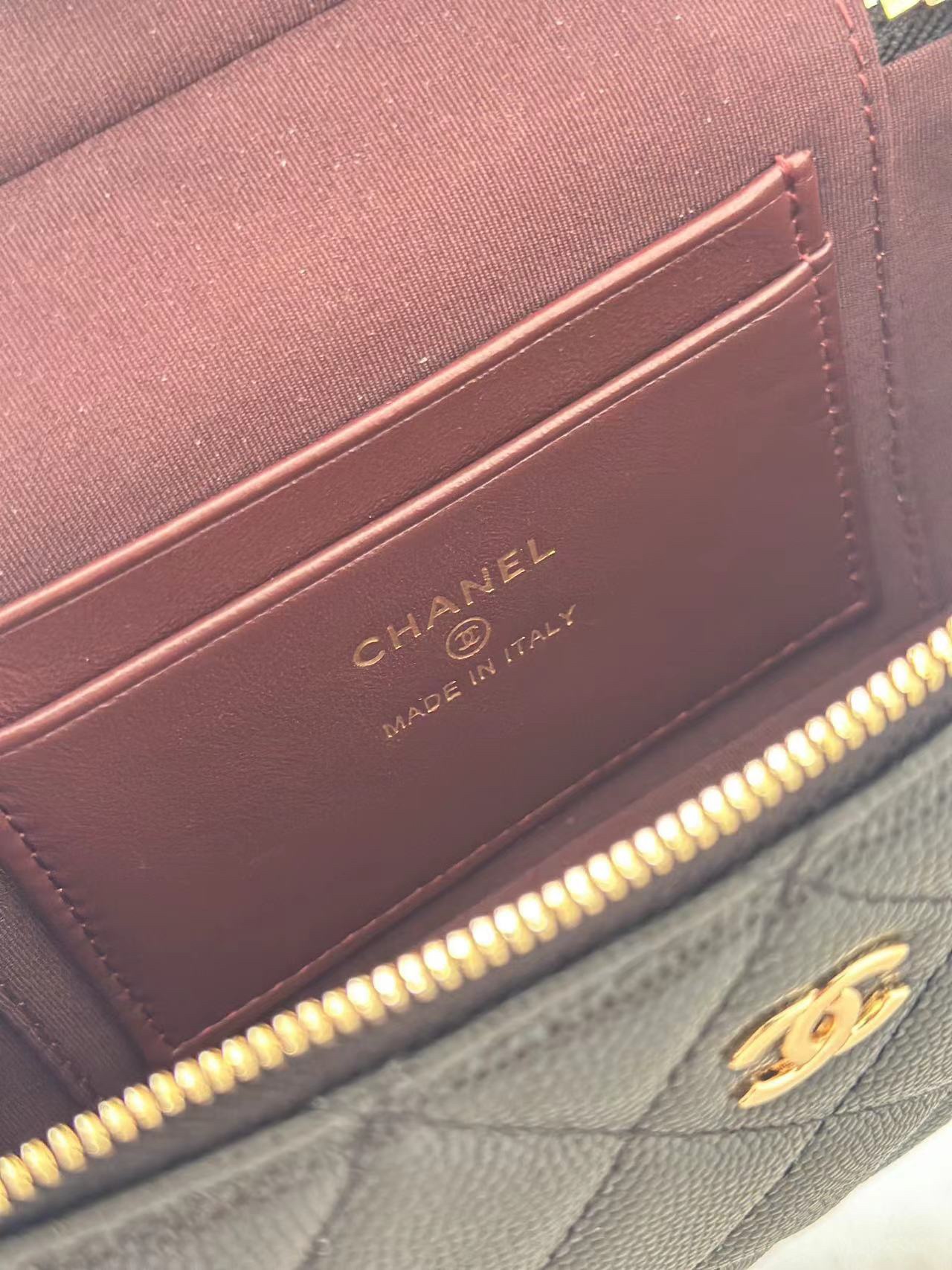 Black Caviar Quilted Long Vanity Case (LP Style) with Gold Hardware - Mocuir