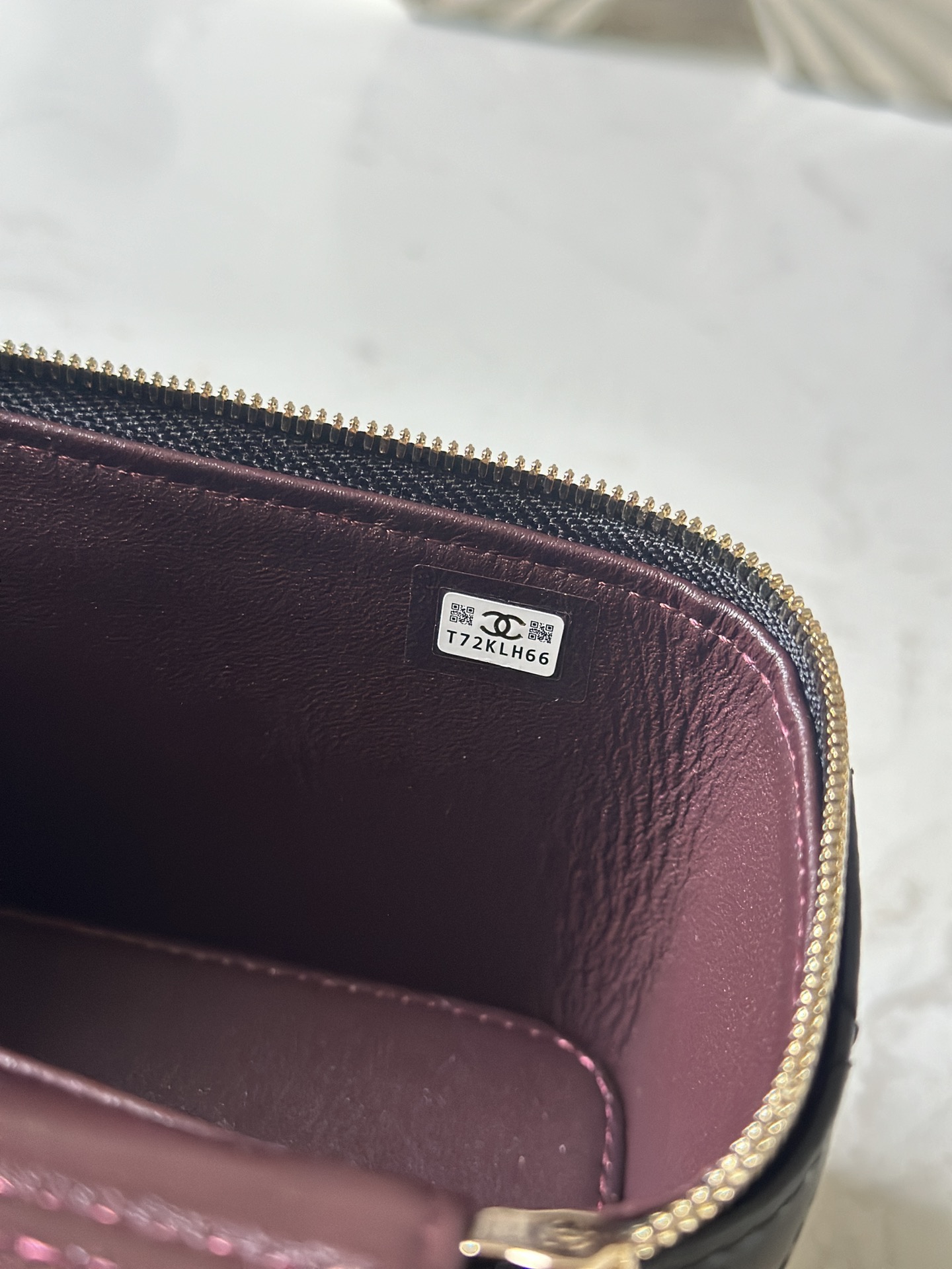 Black Shiny Lambskin Quilted Vanity Case (Long Style) with Double Gold Pearl Chain Hardware - Mocuir