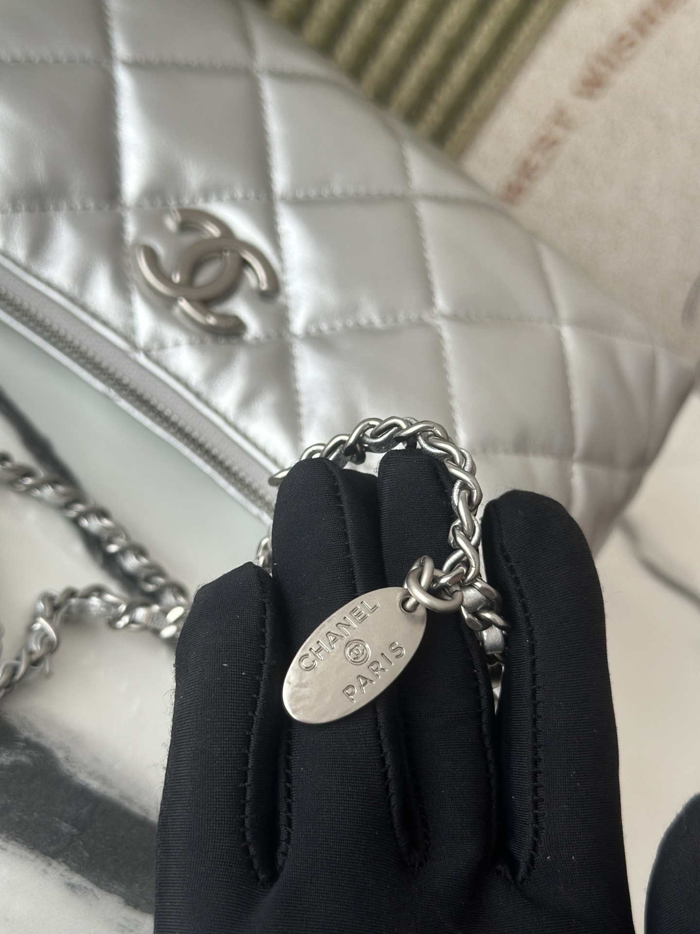 25S Silver Metallic Quilted Lambskin Hobo Shoulder Bag with Silver-Tone Hardware - Mocuir