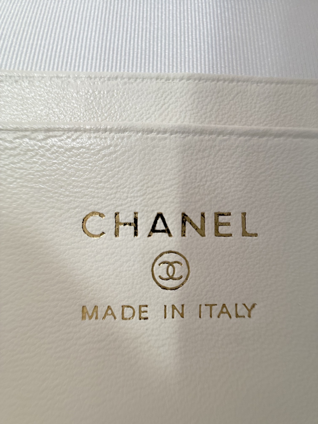 Classic Vanity Case with Pearl CC（White） - Mocuir