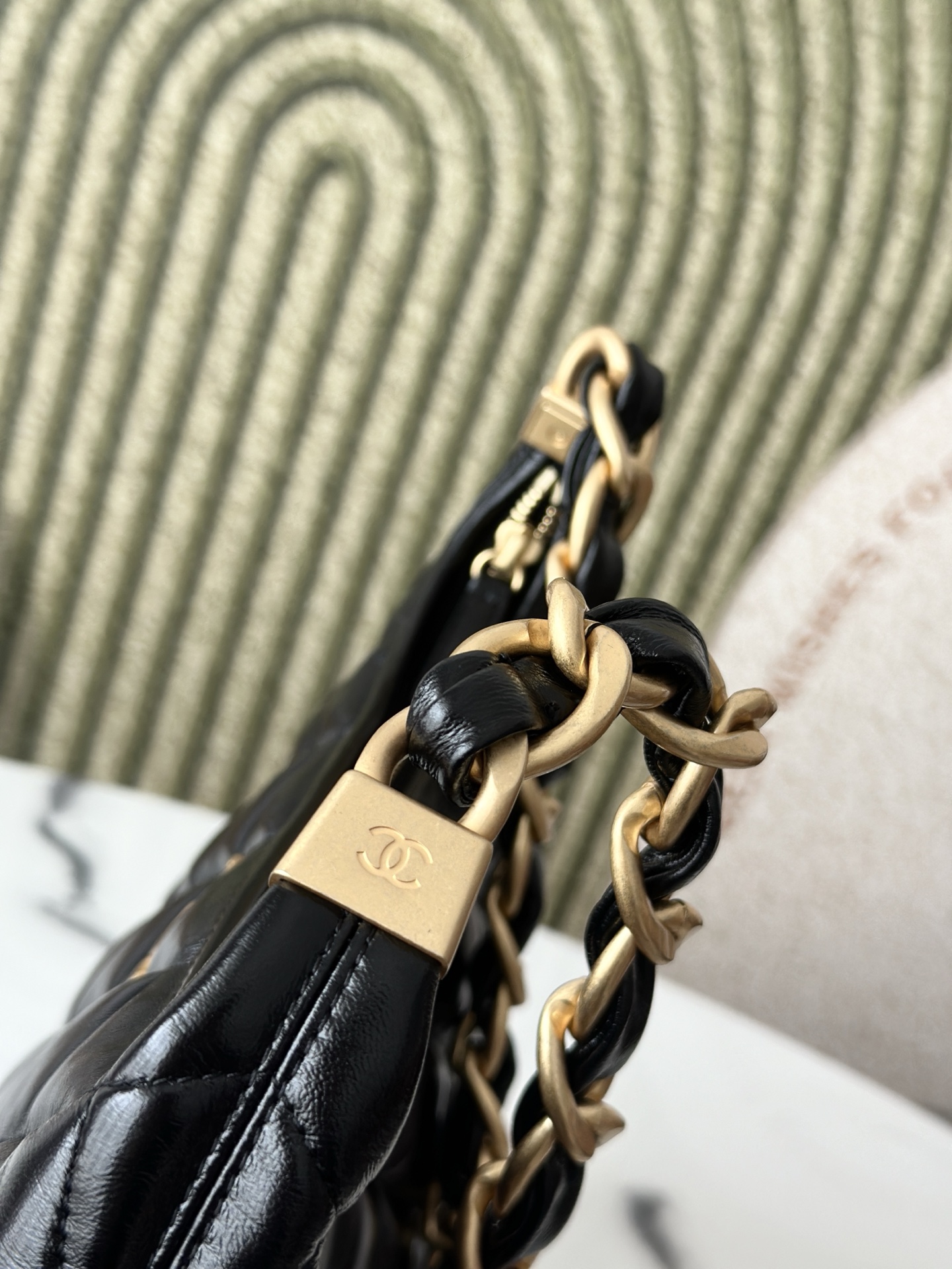 Black Shiny Calfskin Quilted Hobo Bag (Model AS4382) - Mocuir