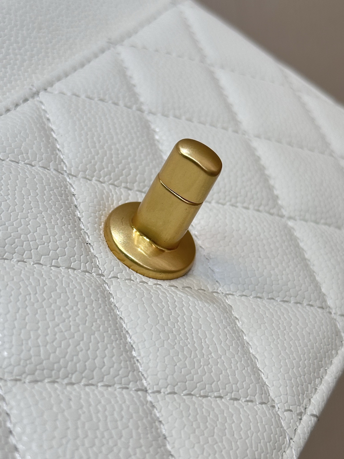 Classic Quilted Caviar Wallet on Chain with Heart Gold Ball in White (Gold Hardware) - Mocuir