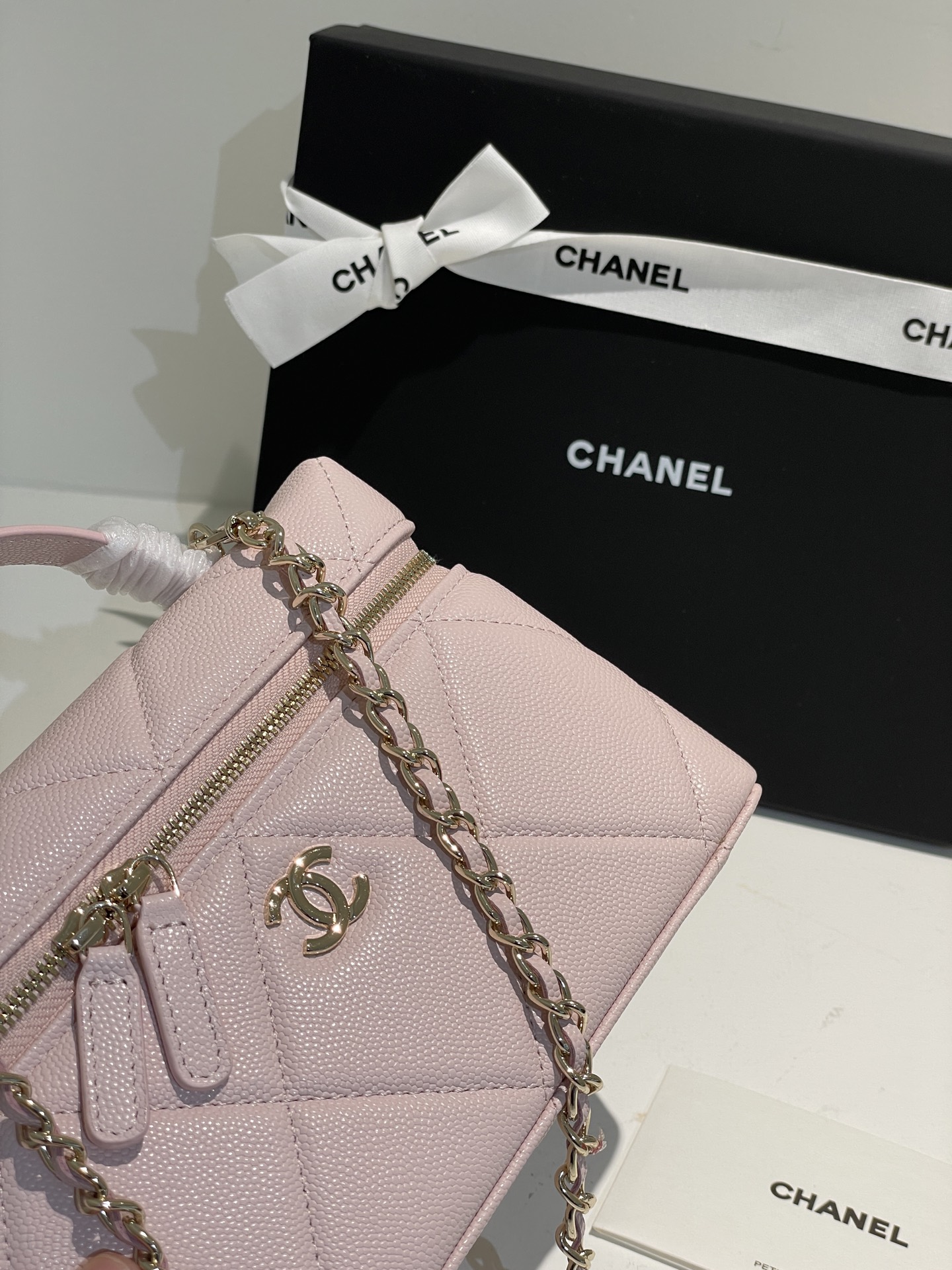 Light Pink Quilted Caviar Calfskin Vanity Case with Top Handle and Gold-Tone Chain Strap - Mocuir