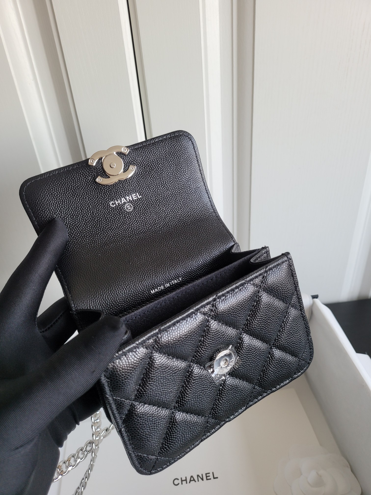 22S Mini Classic Flap Bag with Top Handle in Black Quilted Caviar Leather with Silver-Tone Hardware - Mocuir