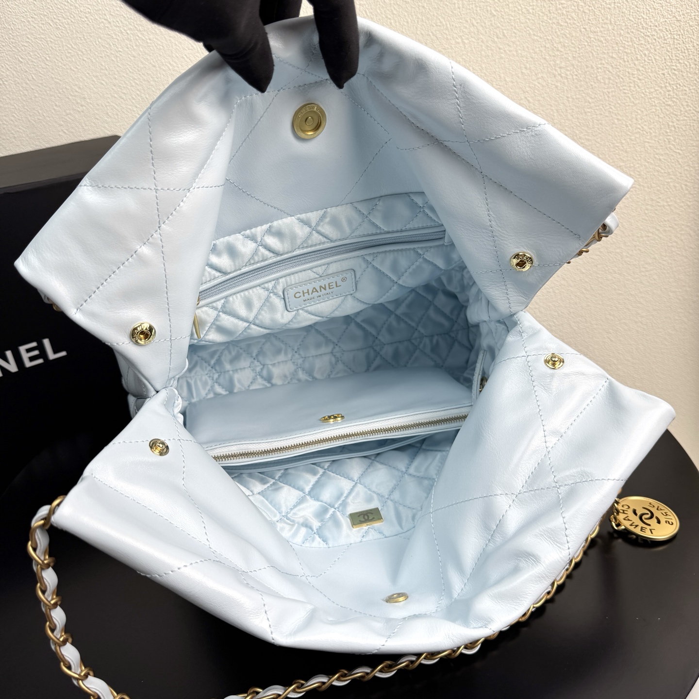 22 Bag Quilted Shiny Calfskin in Light Blue (Gold Hardware) - Mocuir