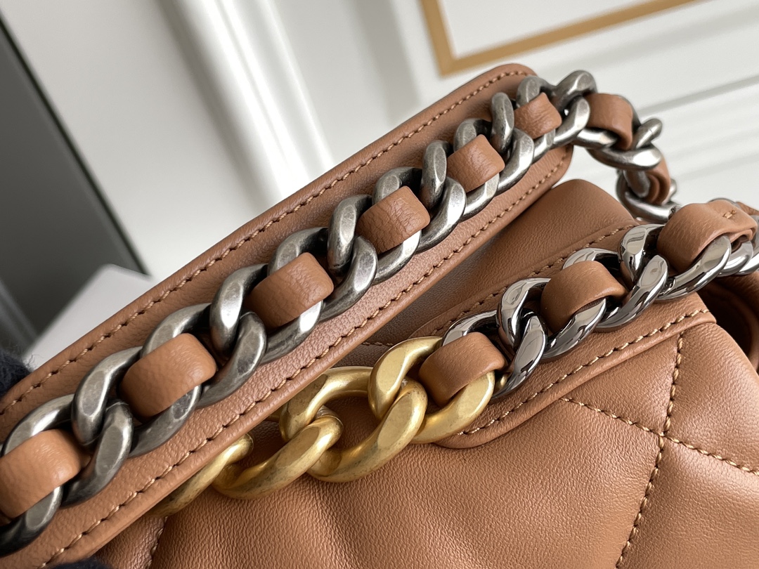 19 Handbag in Caramel Quilted Shiny Lambskin with Gold-Tone, Silver-Tone & Ruthenium-Finish Metal (Model AS1160) - Mocuir