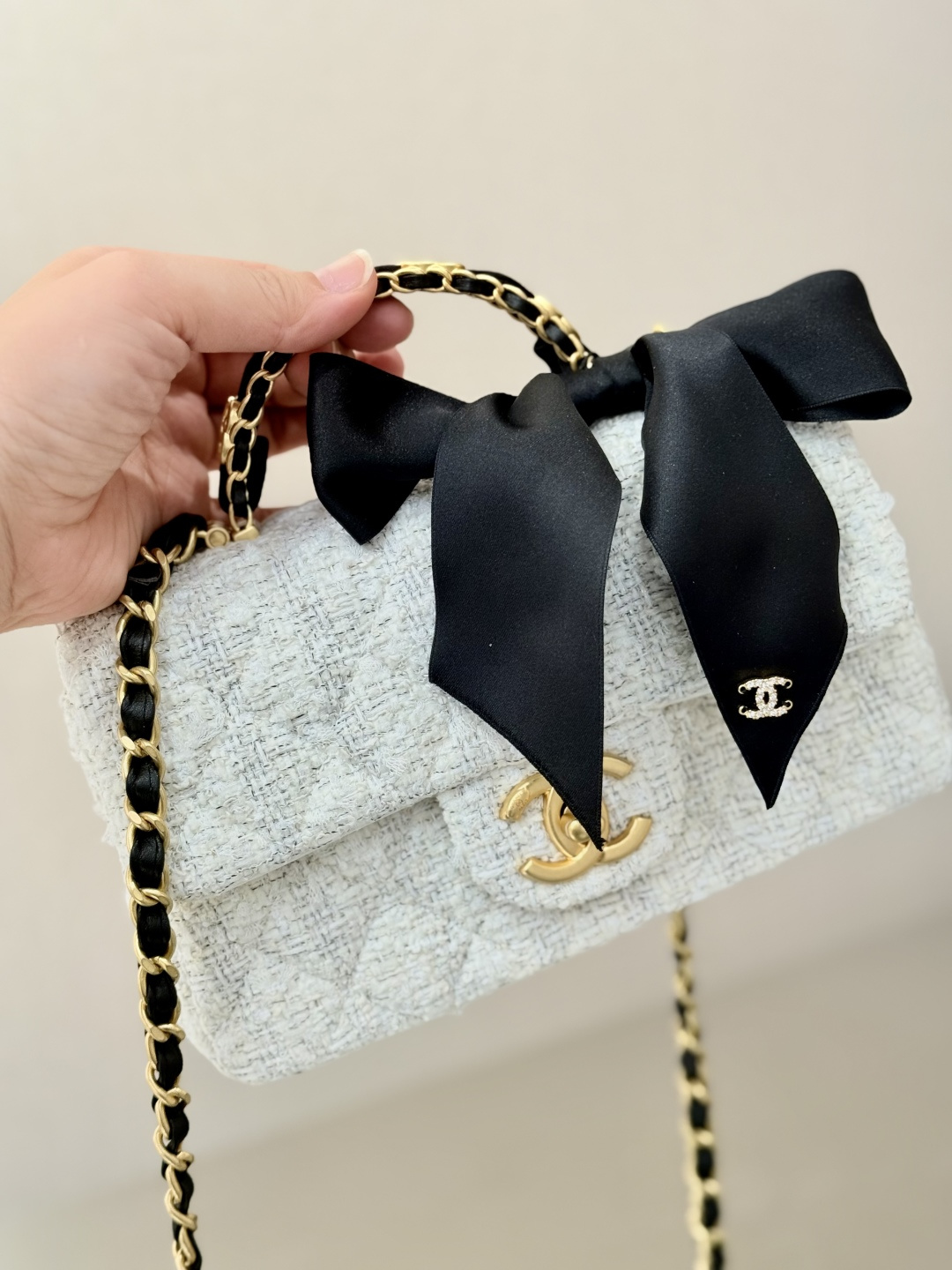 25K Fall-Winter Tweed Mini Flap Bag with Top Handle & Black Velvet Bow (Model AS5220) - Mocuir