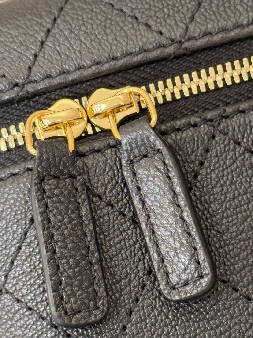 Clutch with Chain (LP Style Bag) - Mocuir