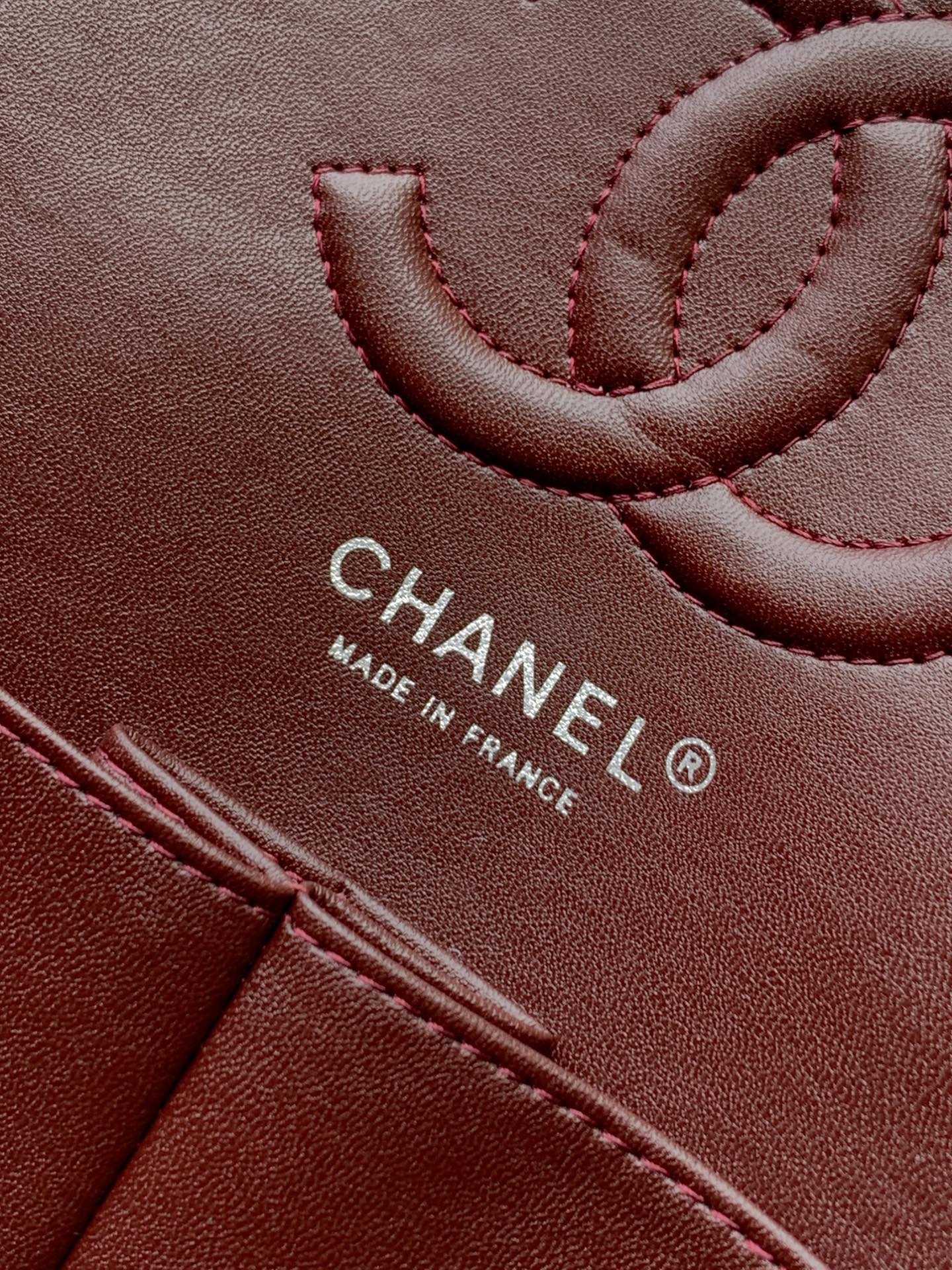 Classic Flap Bag（Black/Silver logo） - Mocuir