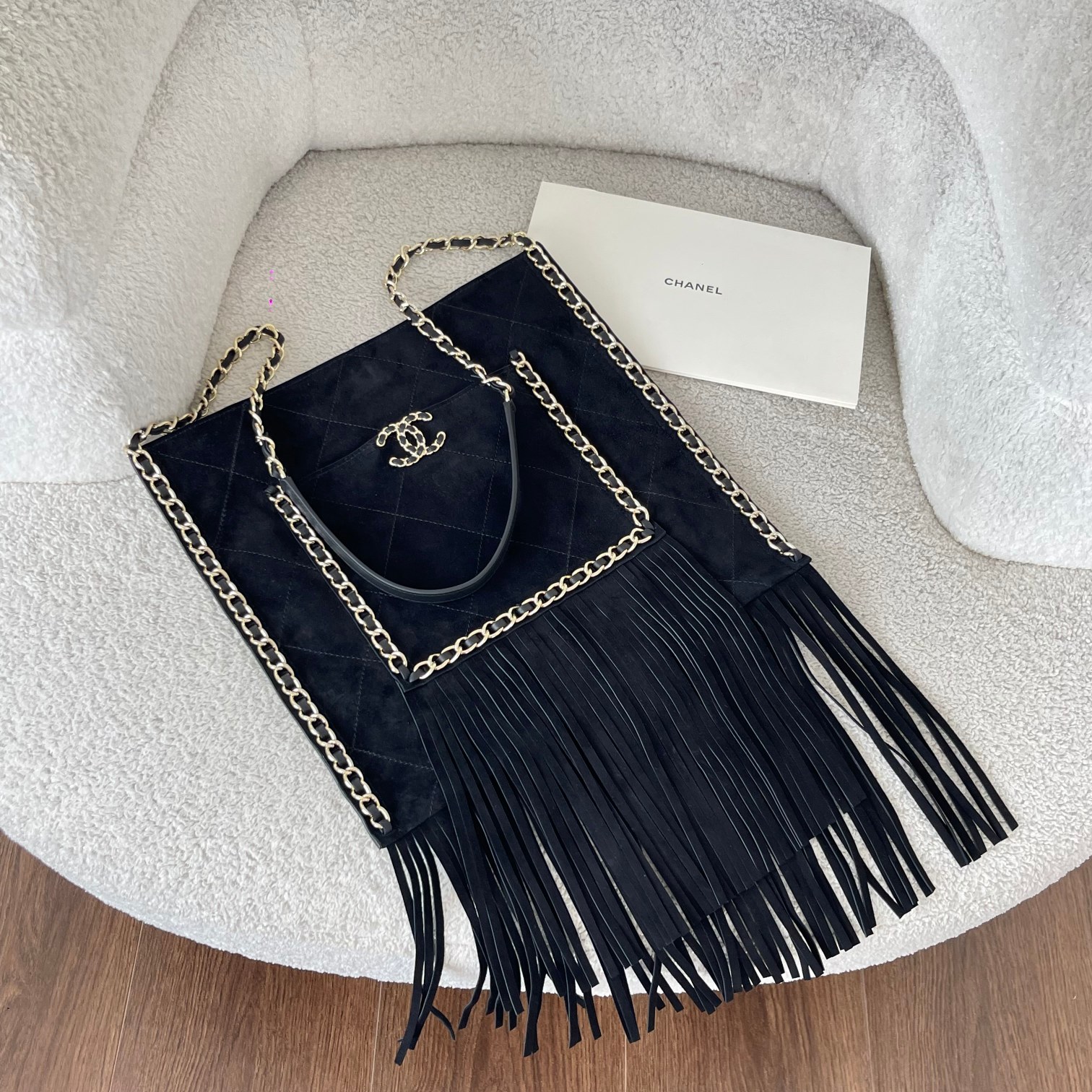 Vintage Black Quilted Suede Leather Tote Bag with Fringe Trim, Gold-Tone Hardware & Chain Strap - Mocuir
