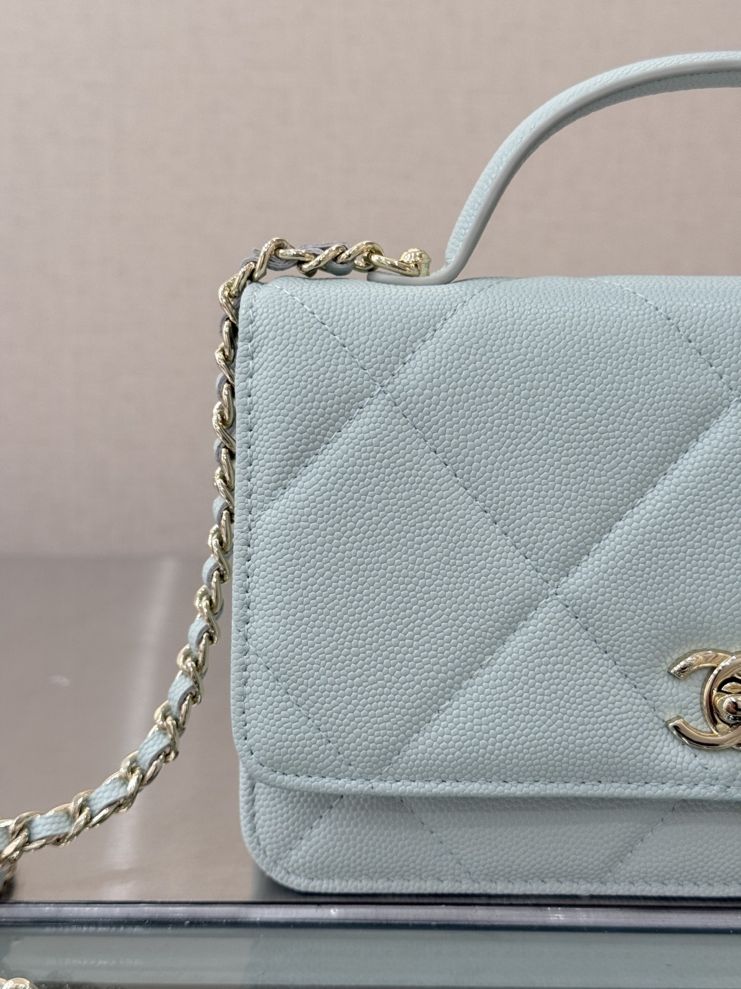 Wallet on Chain with Top Handle (AP3984) in Light Blue Caviar Leather with Gold-Tone Hardware, 25C Cruise Collection - Mocuir