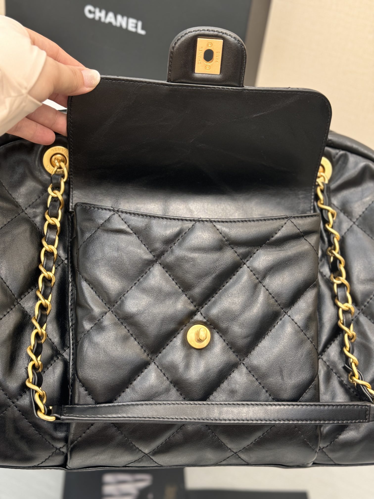 Quilted Waxed Calfskin Bowling Bag with Gold-Tone Hardware - Mocuir