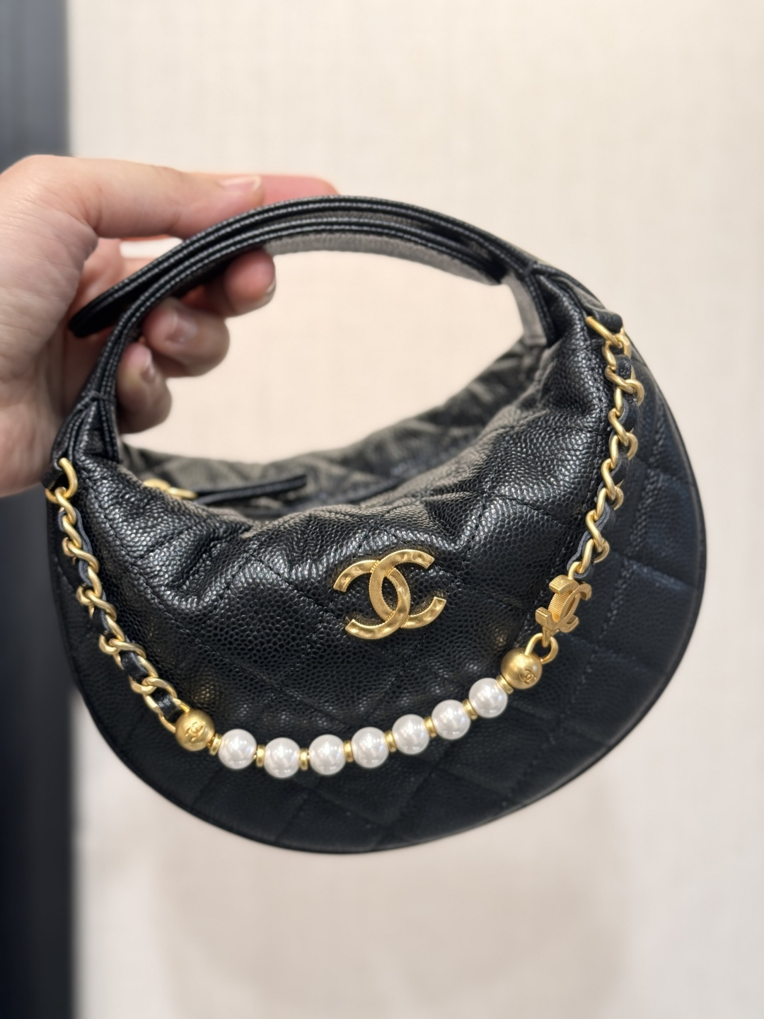 24C Pearl Chain Hobo Bag（Black） - Mocuir