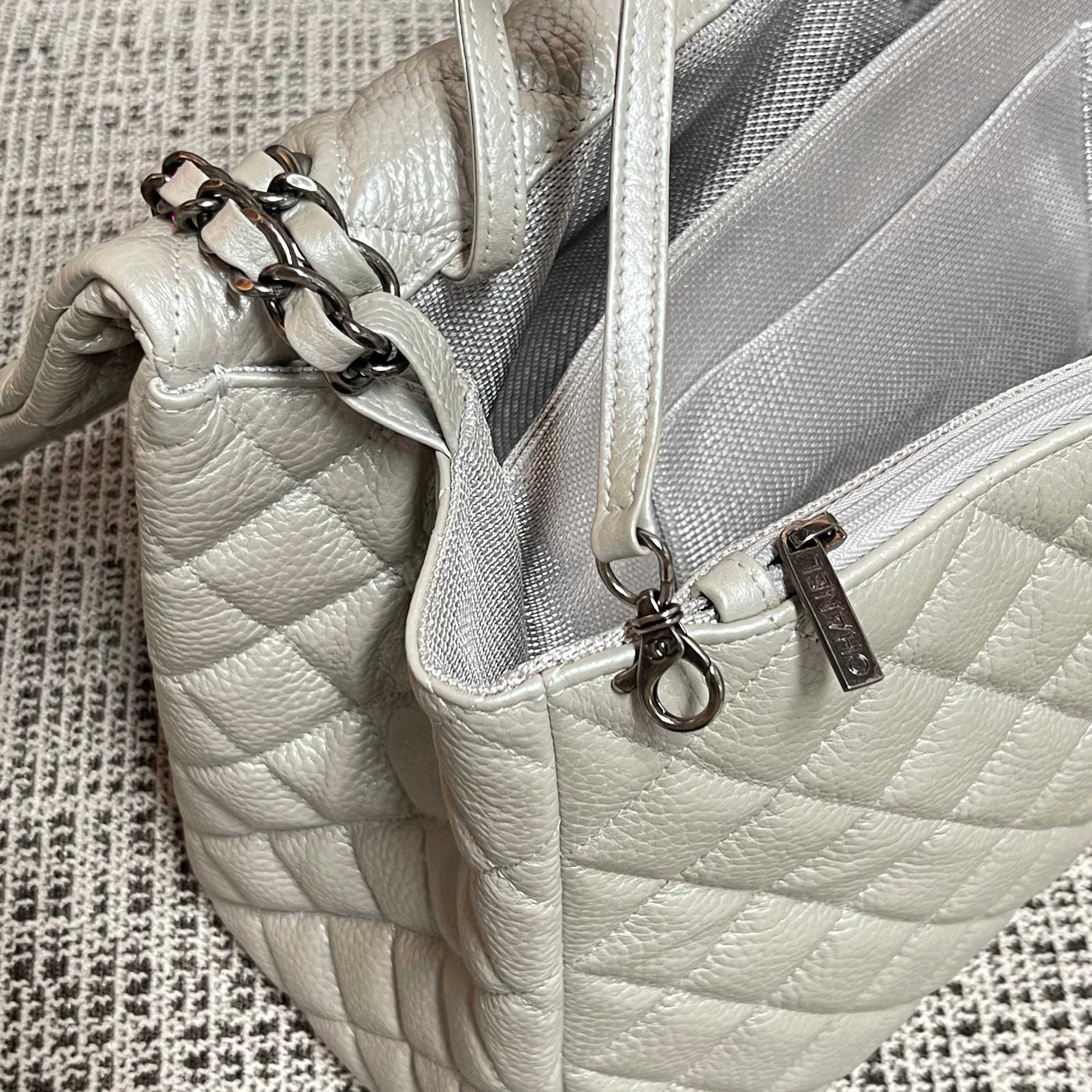 Classic Flap Maxi Quilted Caviar Leather Shoulder Bag in White (Silver Hardware) - Mocuir