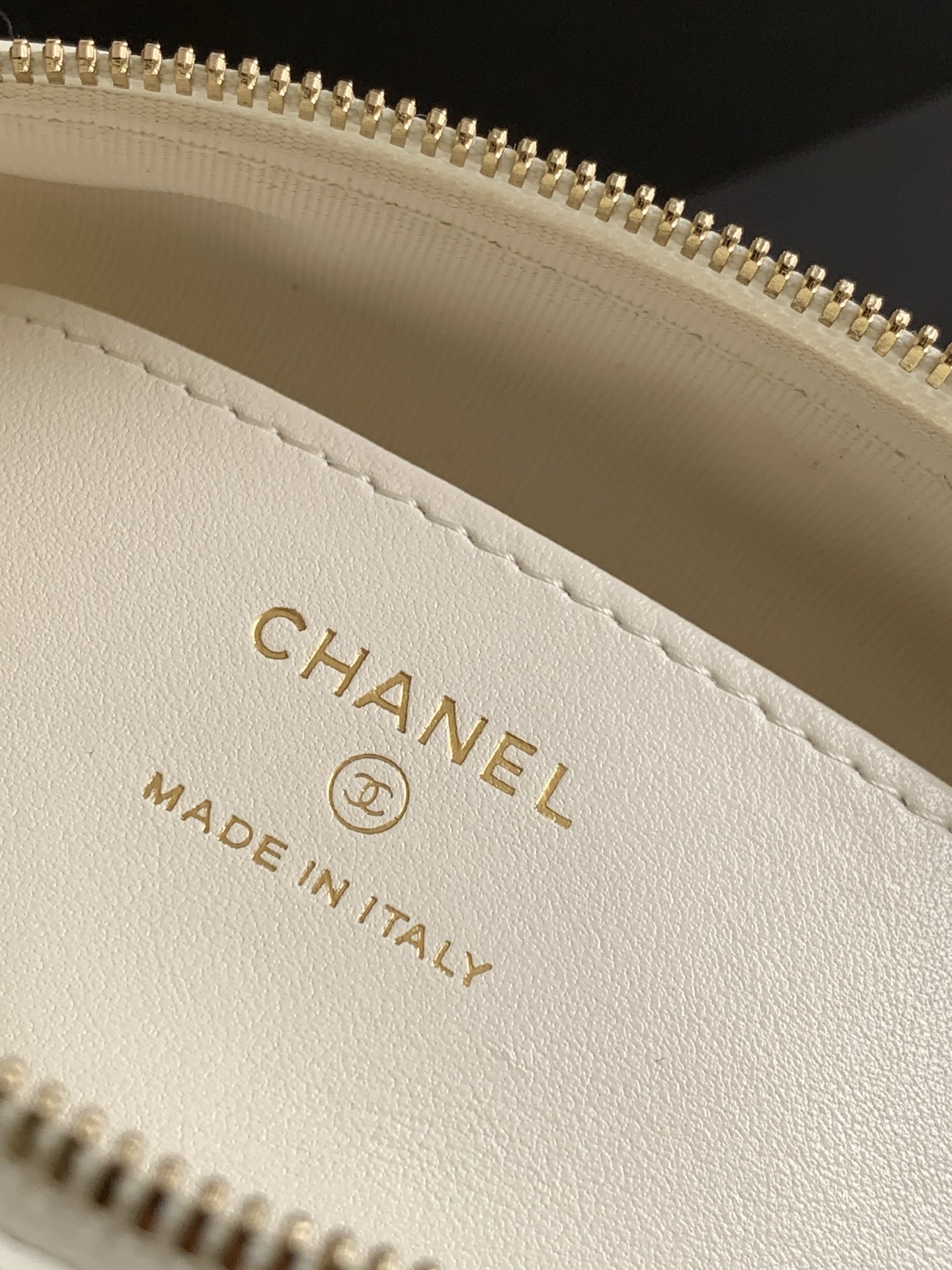 Deauville Striped Quilted Canvas Camera Bag / Vanity Case in Caramel with Light Gold-Tone Hardware - Mocuir