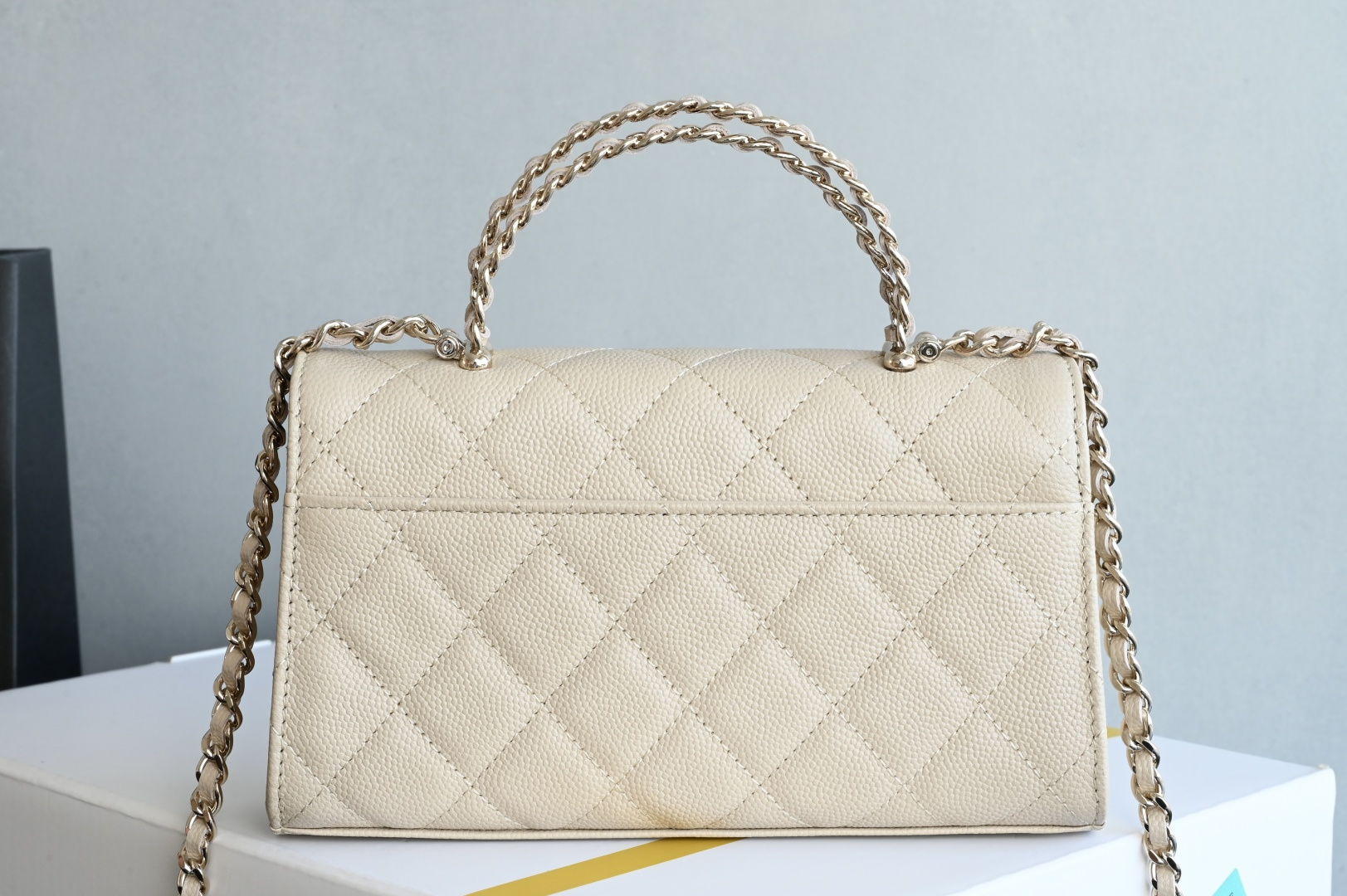 25S Top Handle Kelly Clutch with Chain in Beige Caviar Leather with Light Gold-Tone Hardware (Model AS4711) - Mocuir