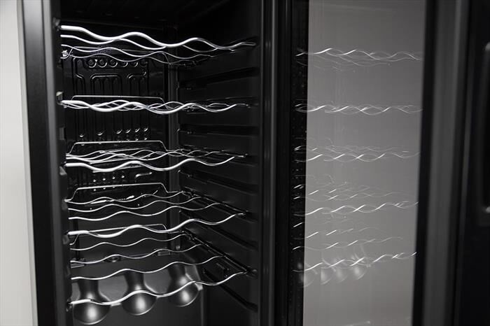 MELCHIONI FAMILY - Cantinetta VERMENTINO 18 C Classe G 18 bottiglie-nero