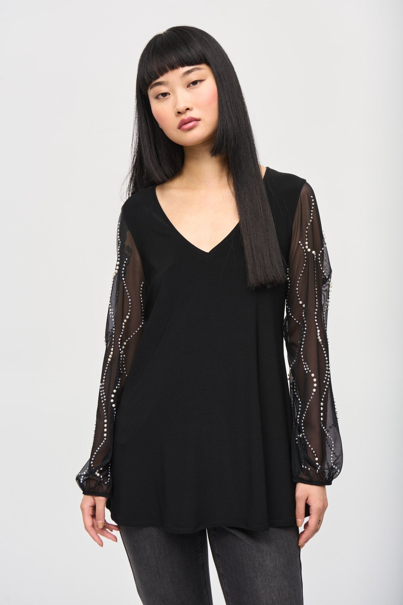 Silky Bead Puff-Sleeve V-Neck‌