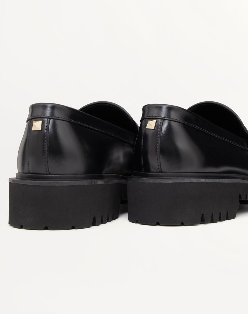 ROCKSTUD CALFSKIN LOAFER