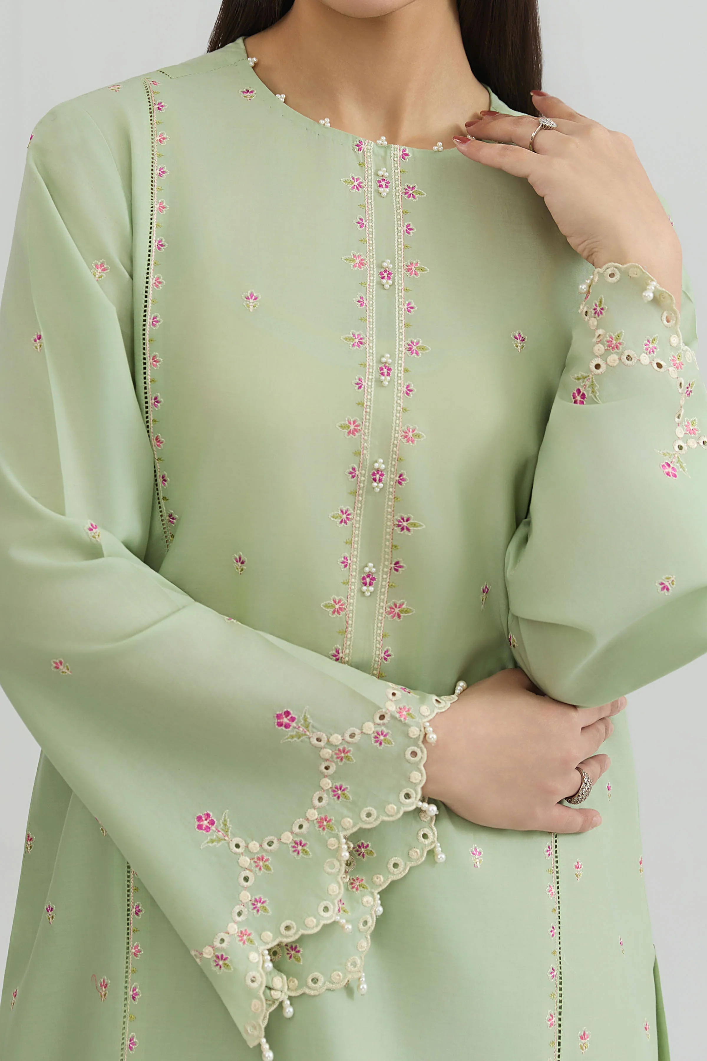 LAWN | EMBROIDERED