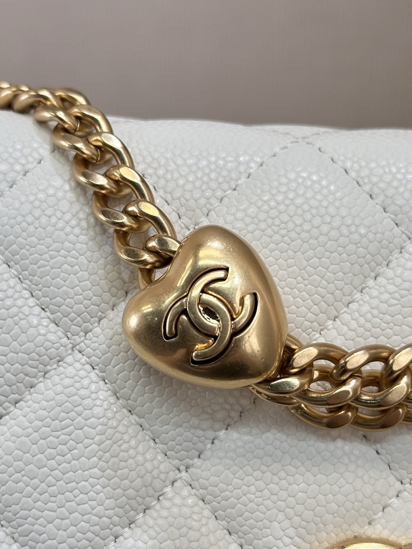 Classic Quilted Caviar Wallet on Chain with Heart Gold Ball in White (Gold Hardware) - Mocuir