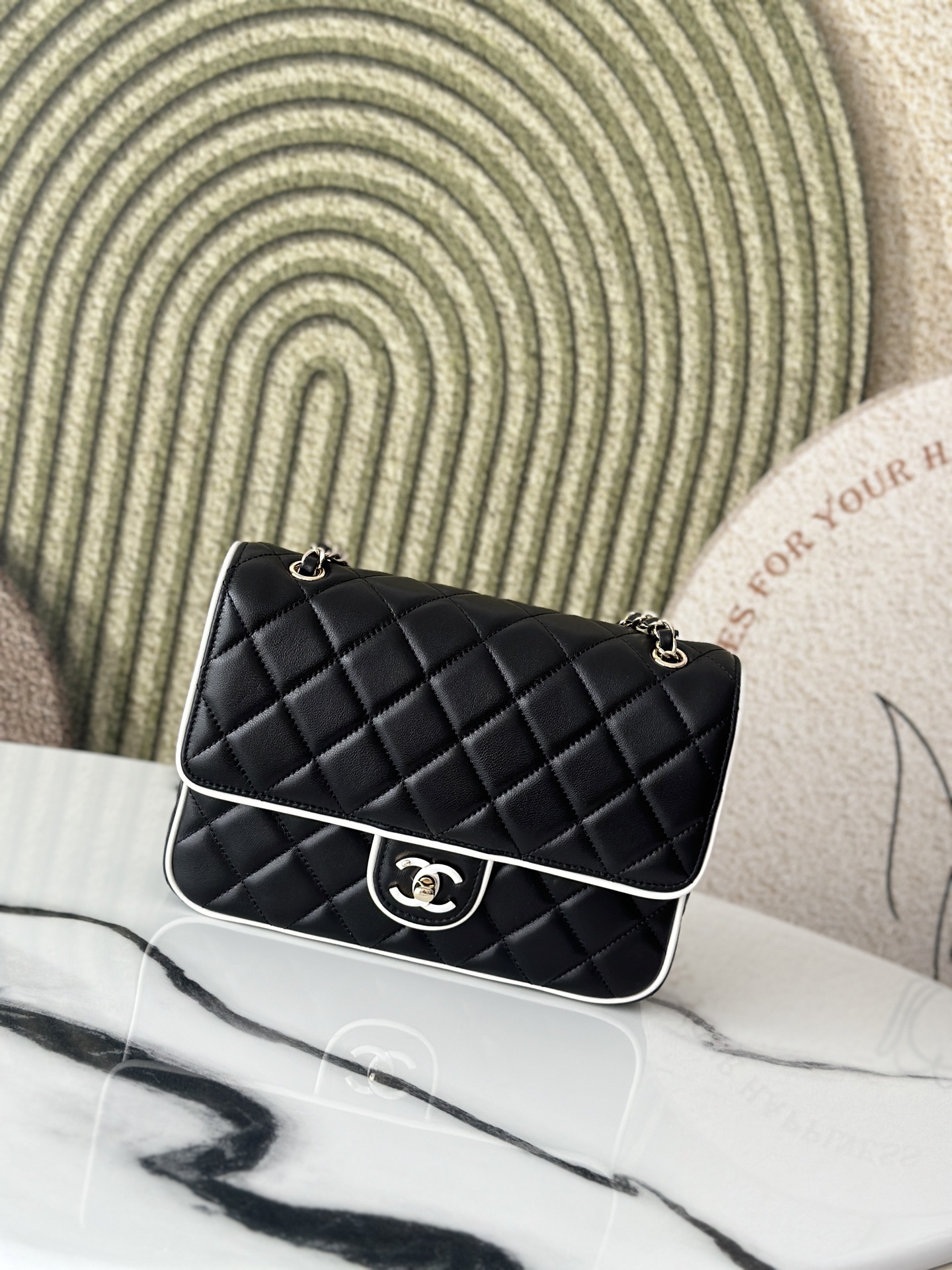 Medium Classic Flap Bag with White Trim in Black Lambskin with Gold-Tone Hardware - Mocuir