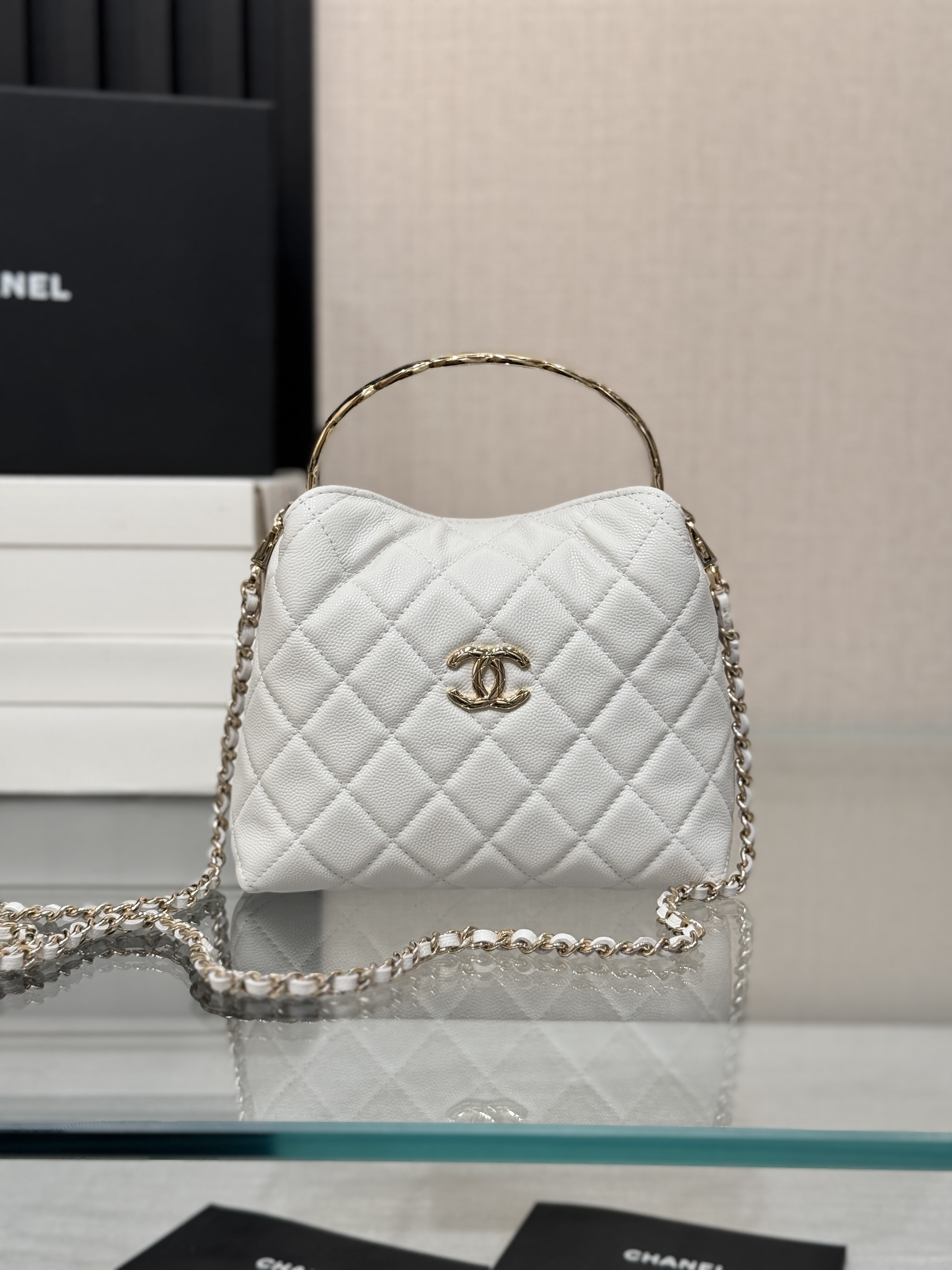 Metal Handle Bucket Bag（White） - Mocuir