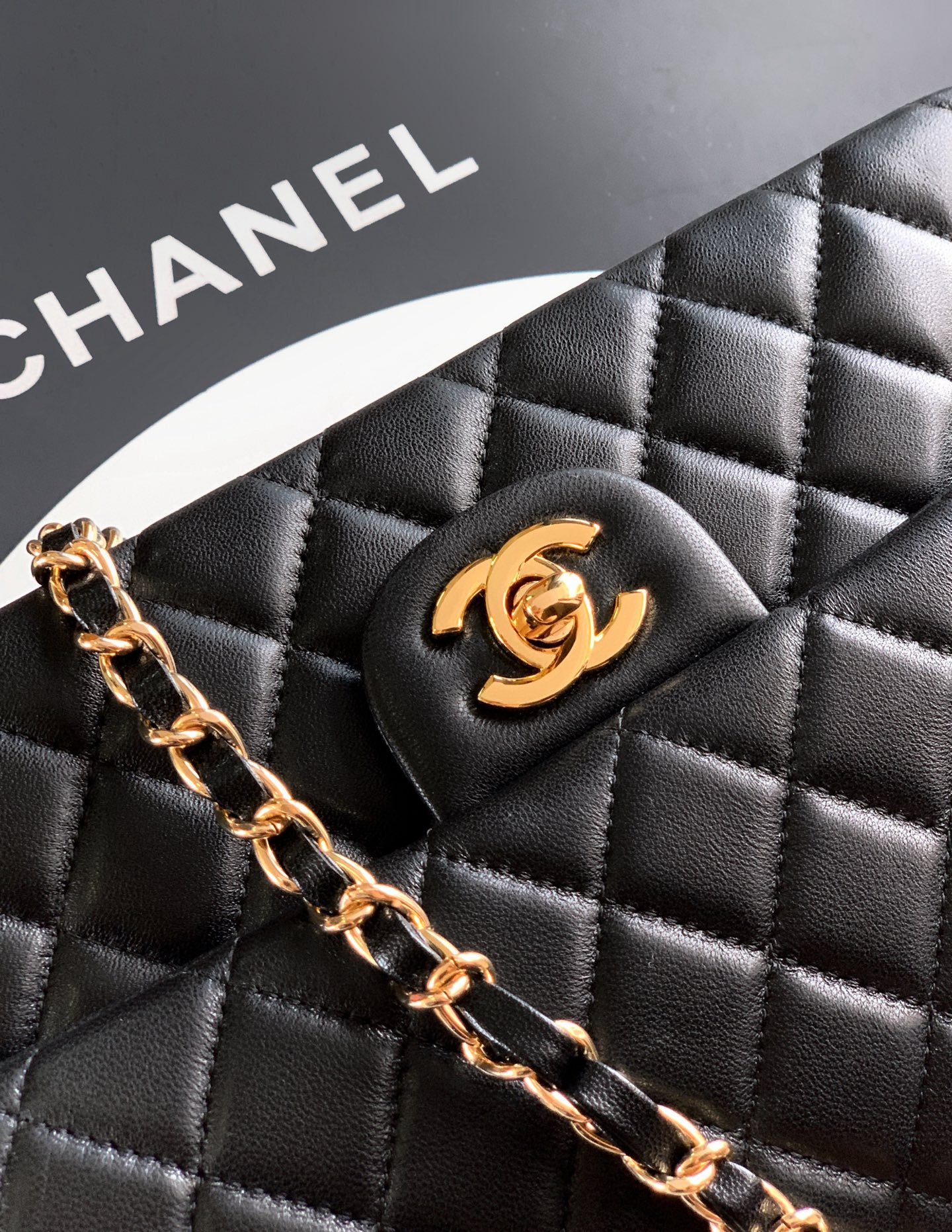 Classic Flap Bag（Black/Gold logo） - Mocuir