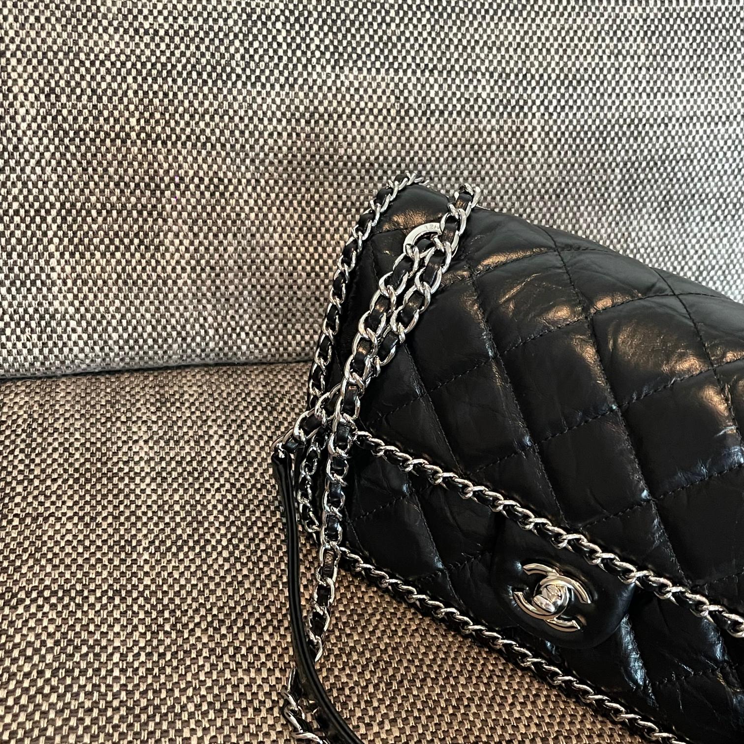 Black Quilted Glazed Calfskin Flap Handbag with Silver-Tone Chain Trim and Turnlock Hardware - Mocuir