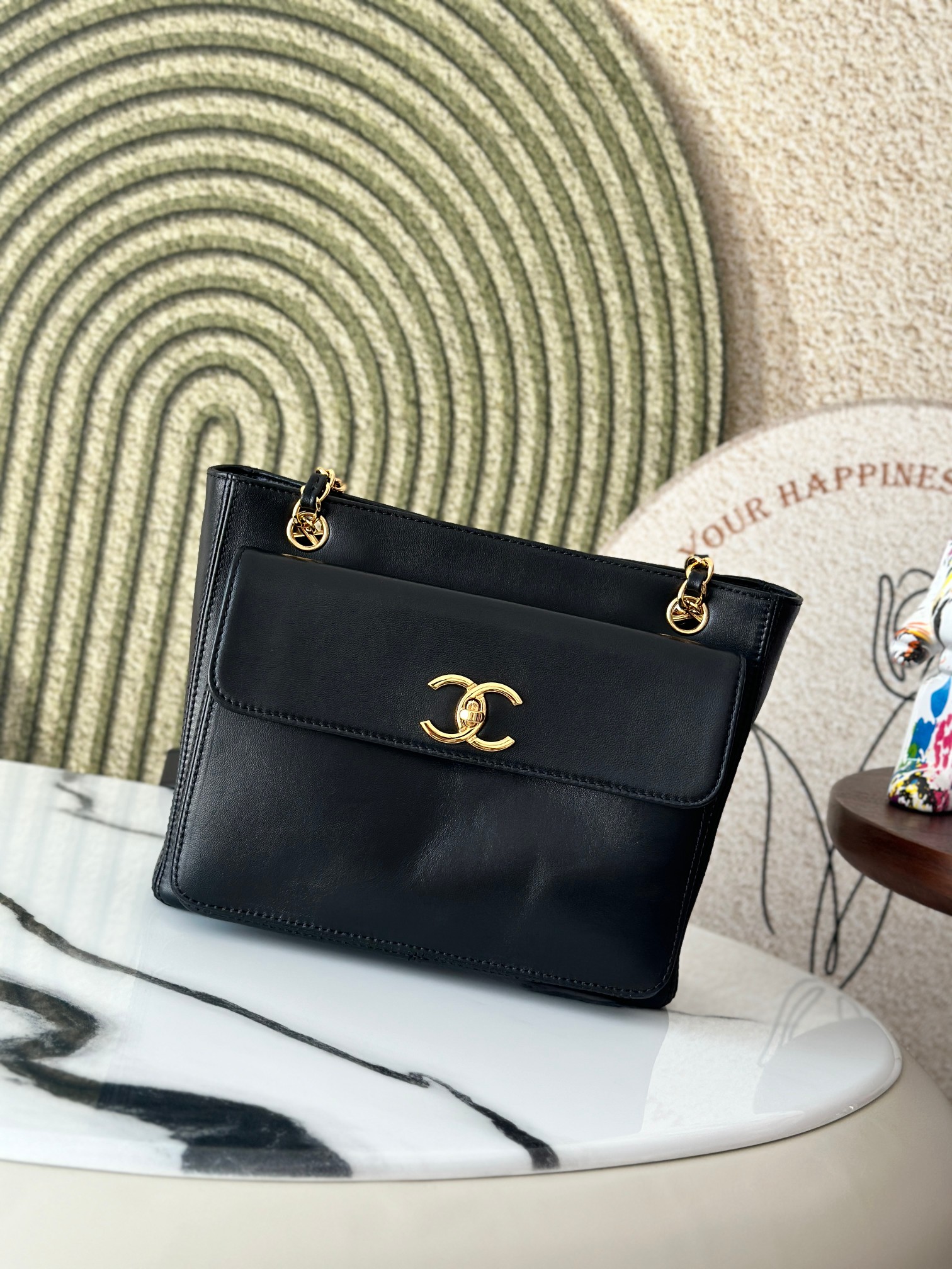 Vintage Style Chain Shoulder Tote Bag in Black Calfskin with Gold-Tone Hardware - Mocuir